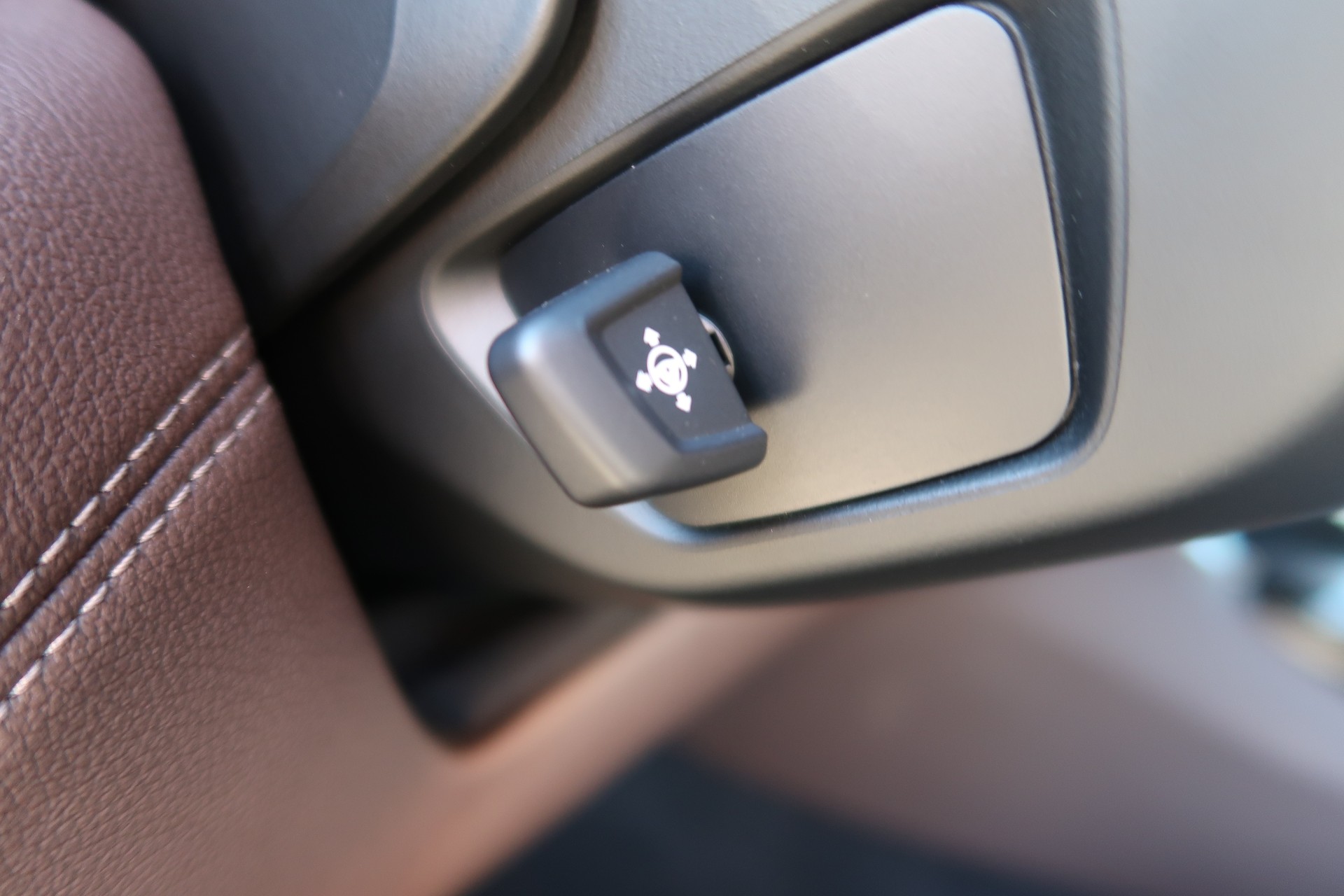 BMW 750i xDrive Steptronic-image-13