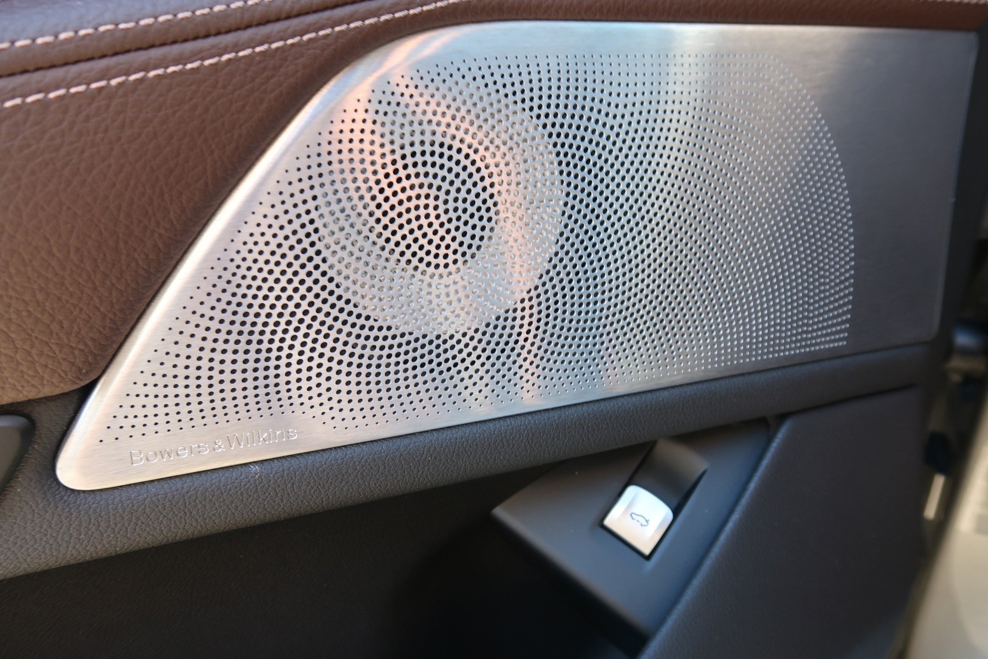 BMW 750i xDrive Steptronic-image-10