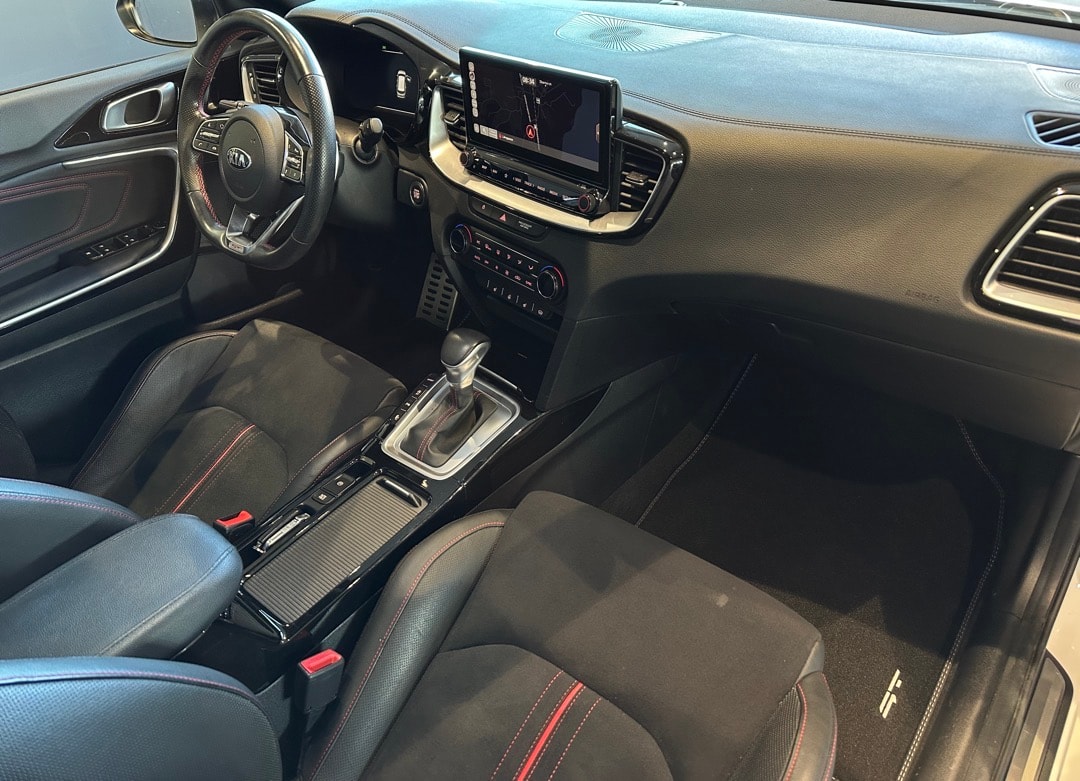 KIA ProCeed 1.6 T-GDi GT DCT-image-12