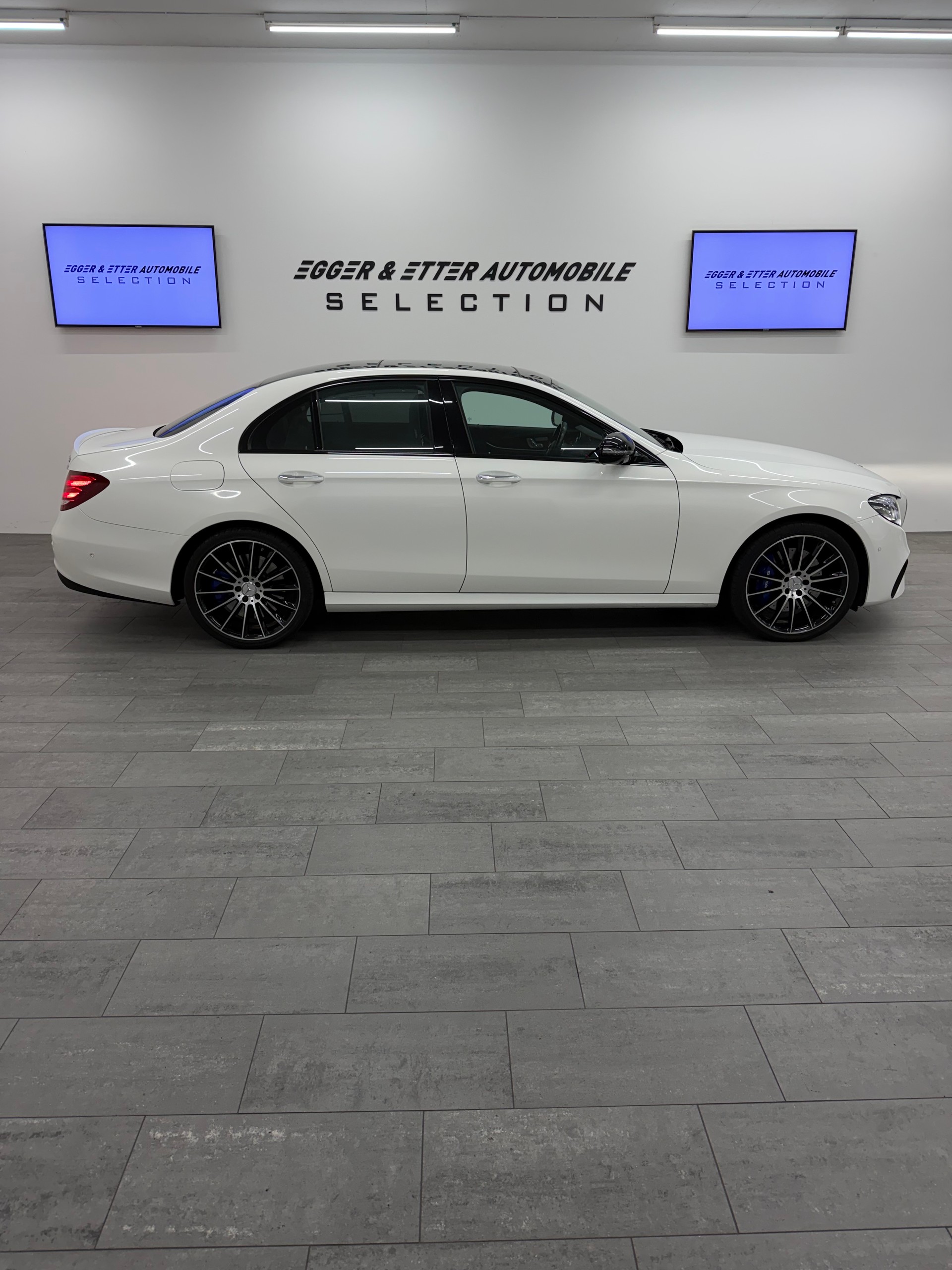 MERCEDES-BENZ E 43 AMG 4Matic 9G-Tronic-image-3