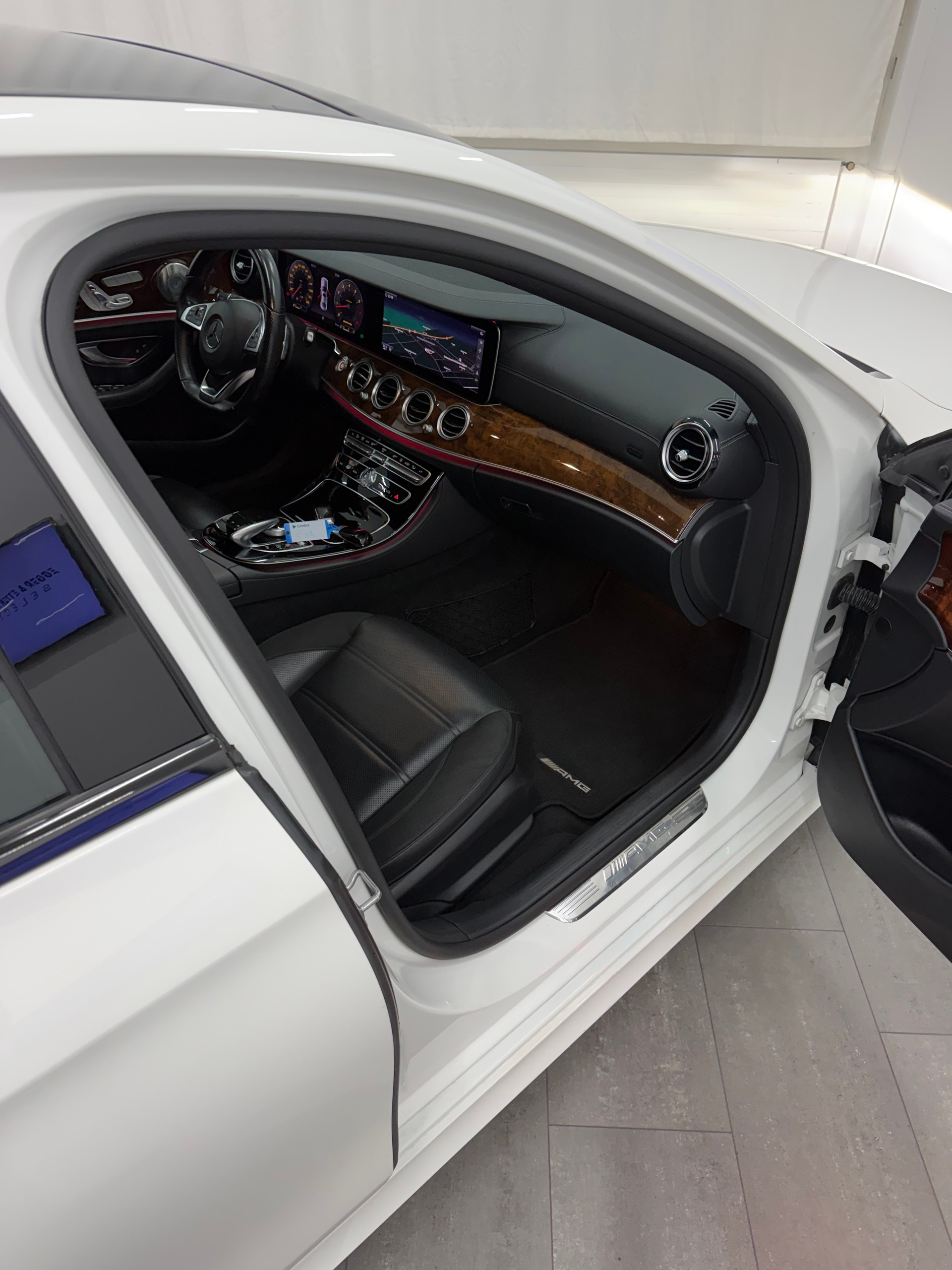 MERCEDES-BENZ E 43 AMG 4Matic 9G-Tronic-image-12
