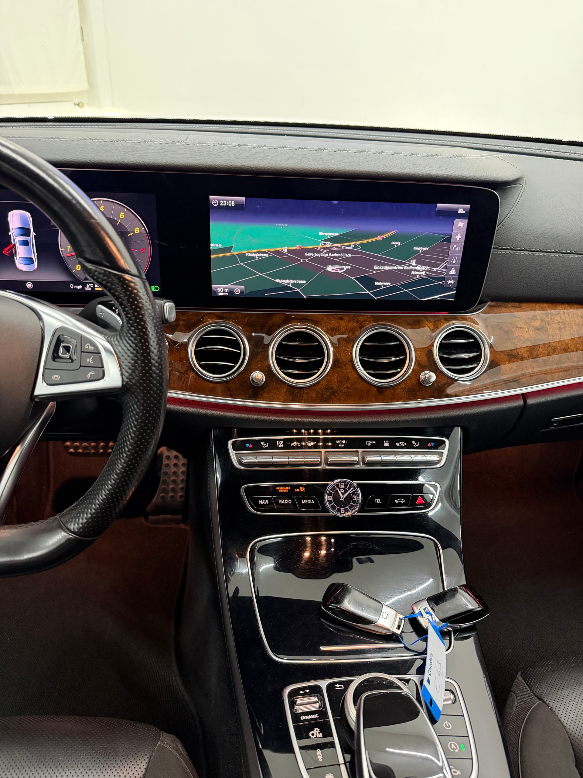 MERCEDES-BENZ E 43 AMG 4Matic 9G-Tronic-image-10
