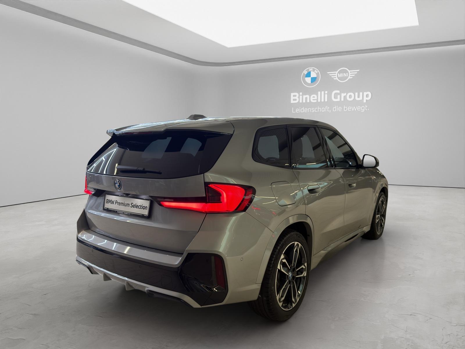 BMW iX1 30 xDrive-image-17