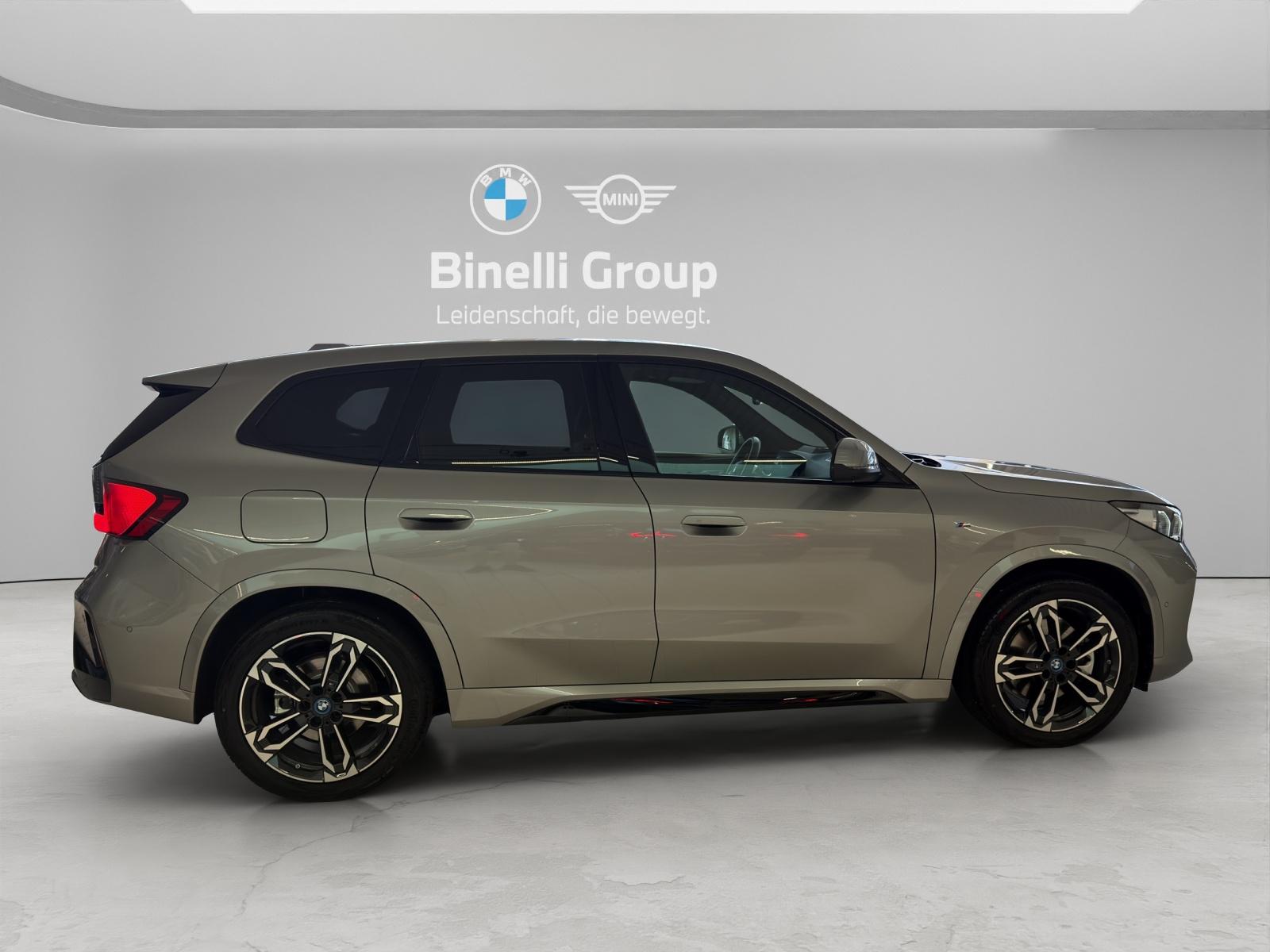BMW iX1 30 xDrive-image-18