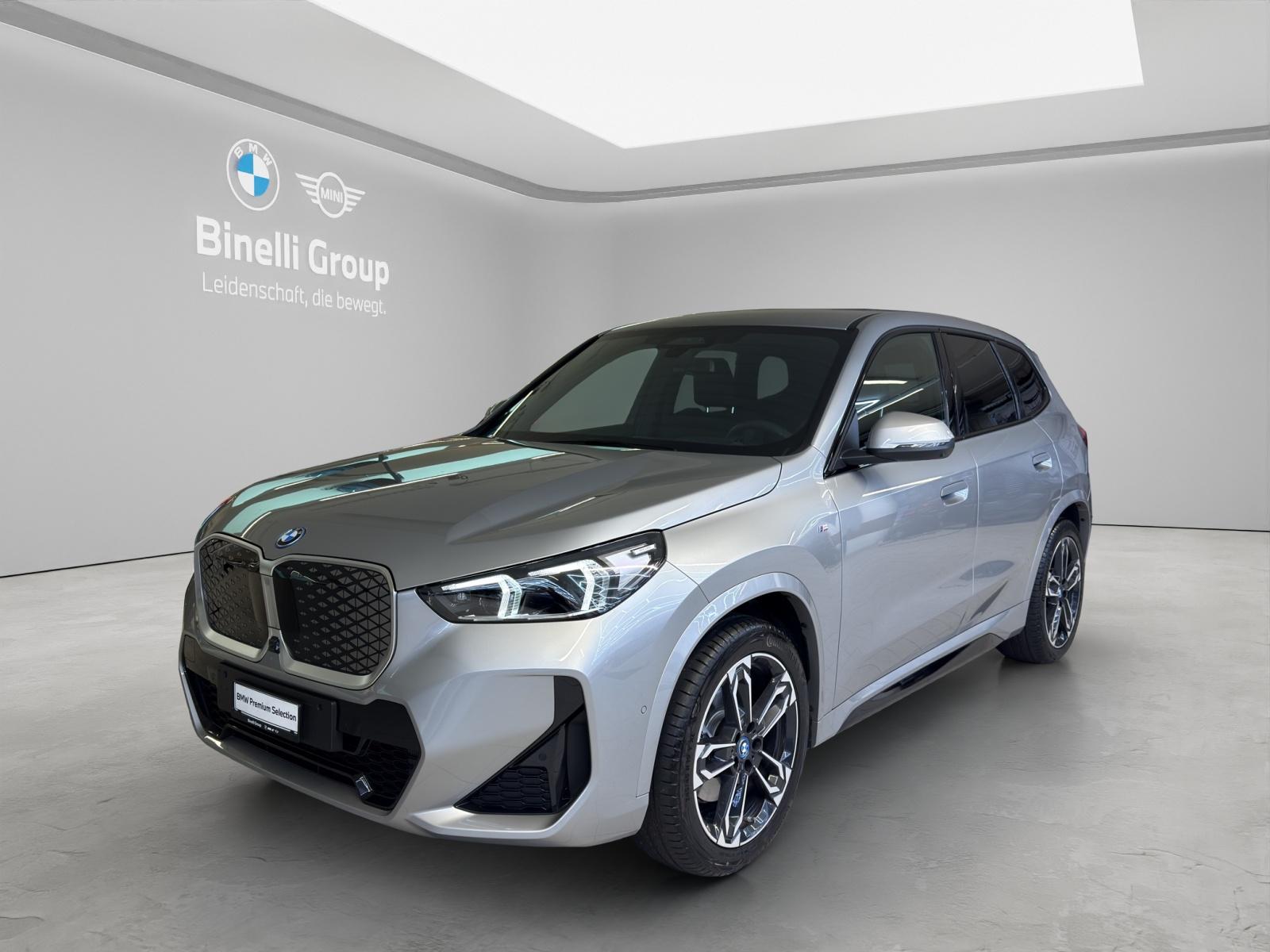BMW iX1 30 xDrive-image-0