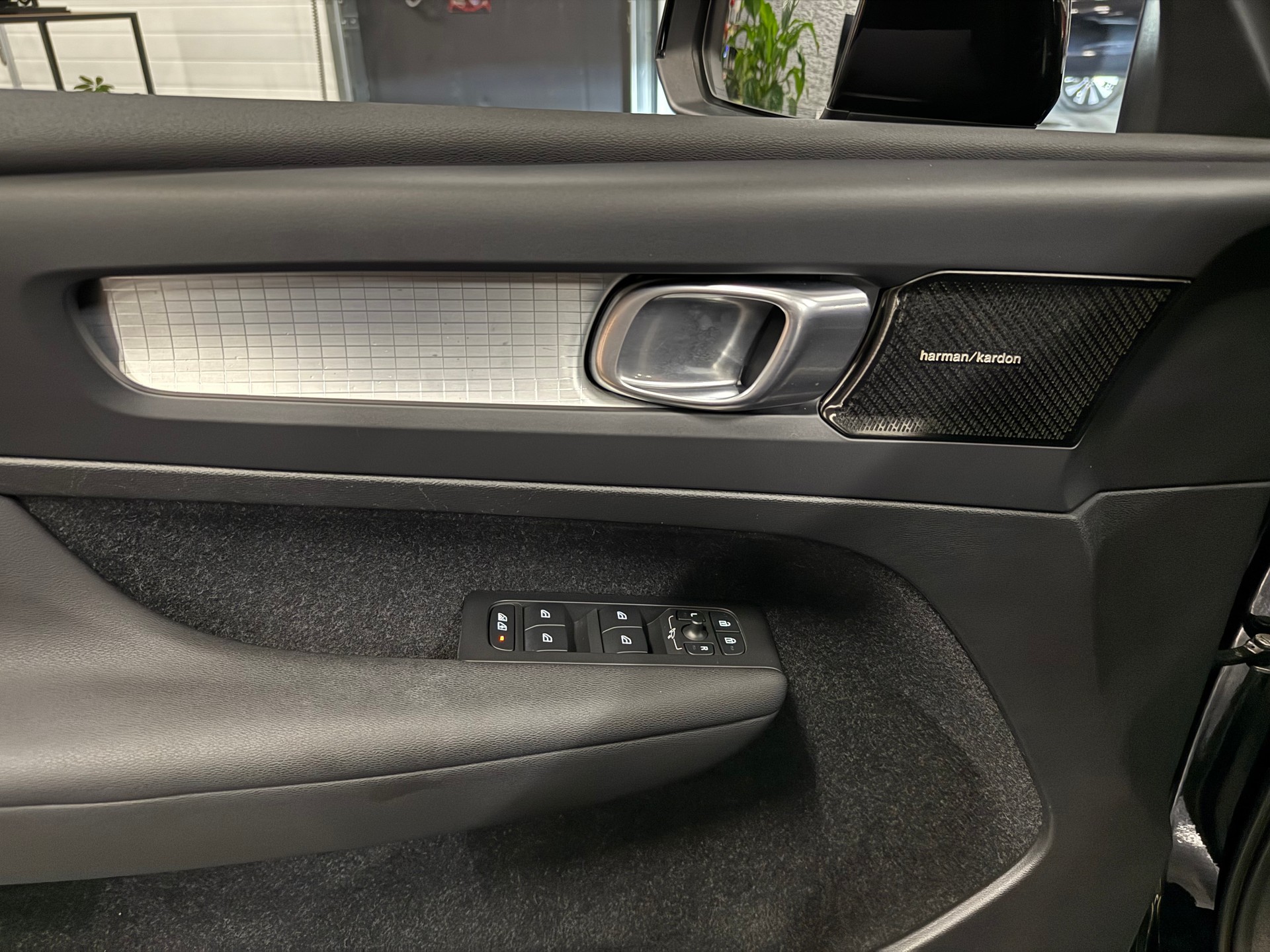 VOLVO XC40 T3 Momentum-image-18