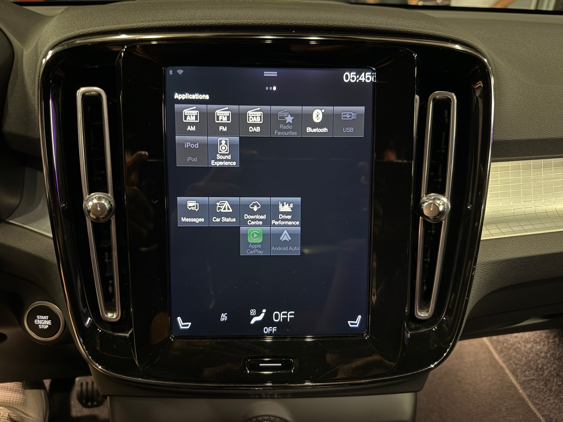 VOLVO XC40 T3 Momentum-image-14