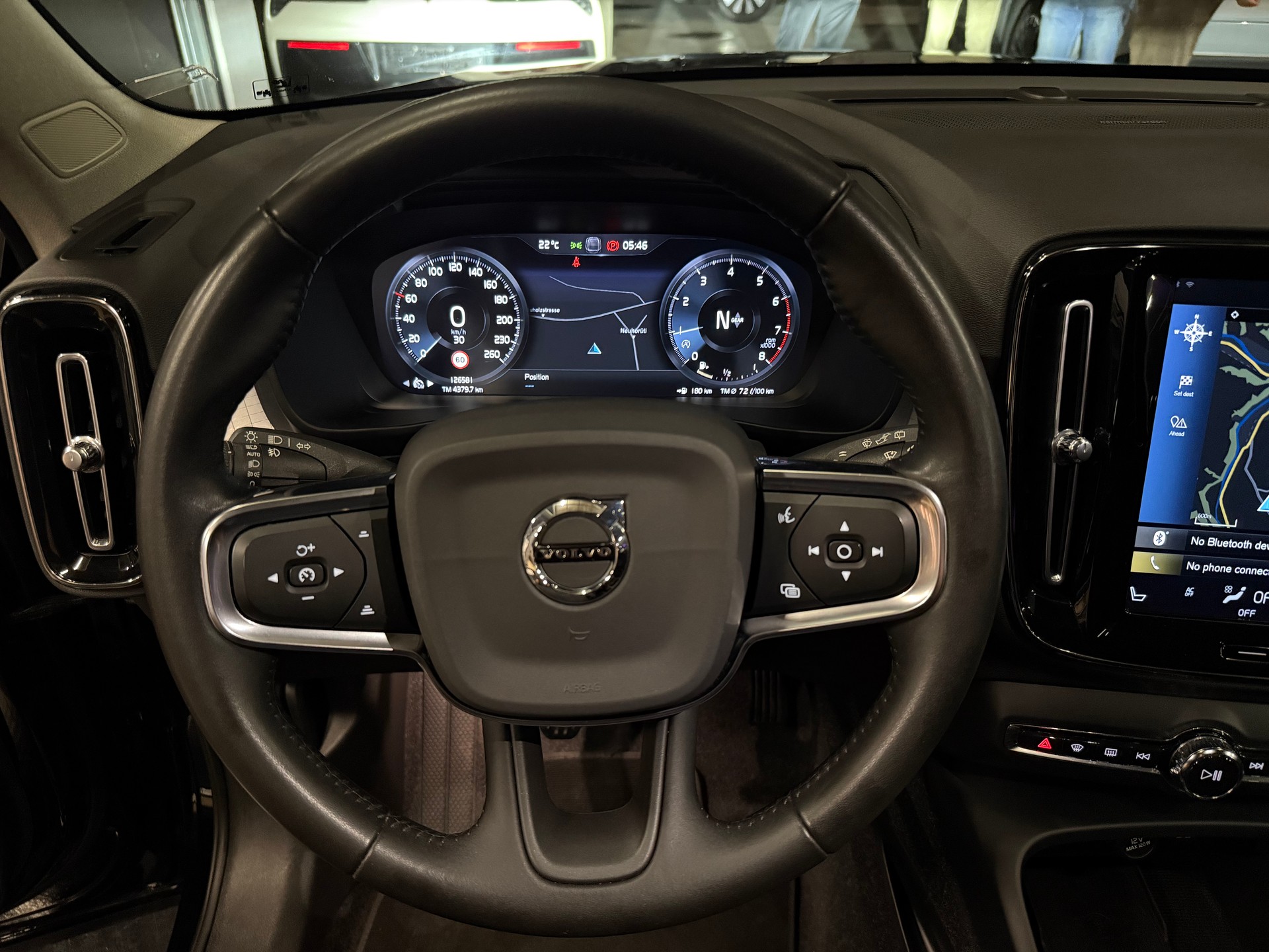 VOLVO XC40 T3 Momentum-image-16