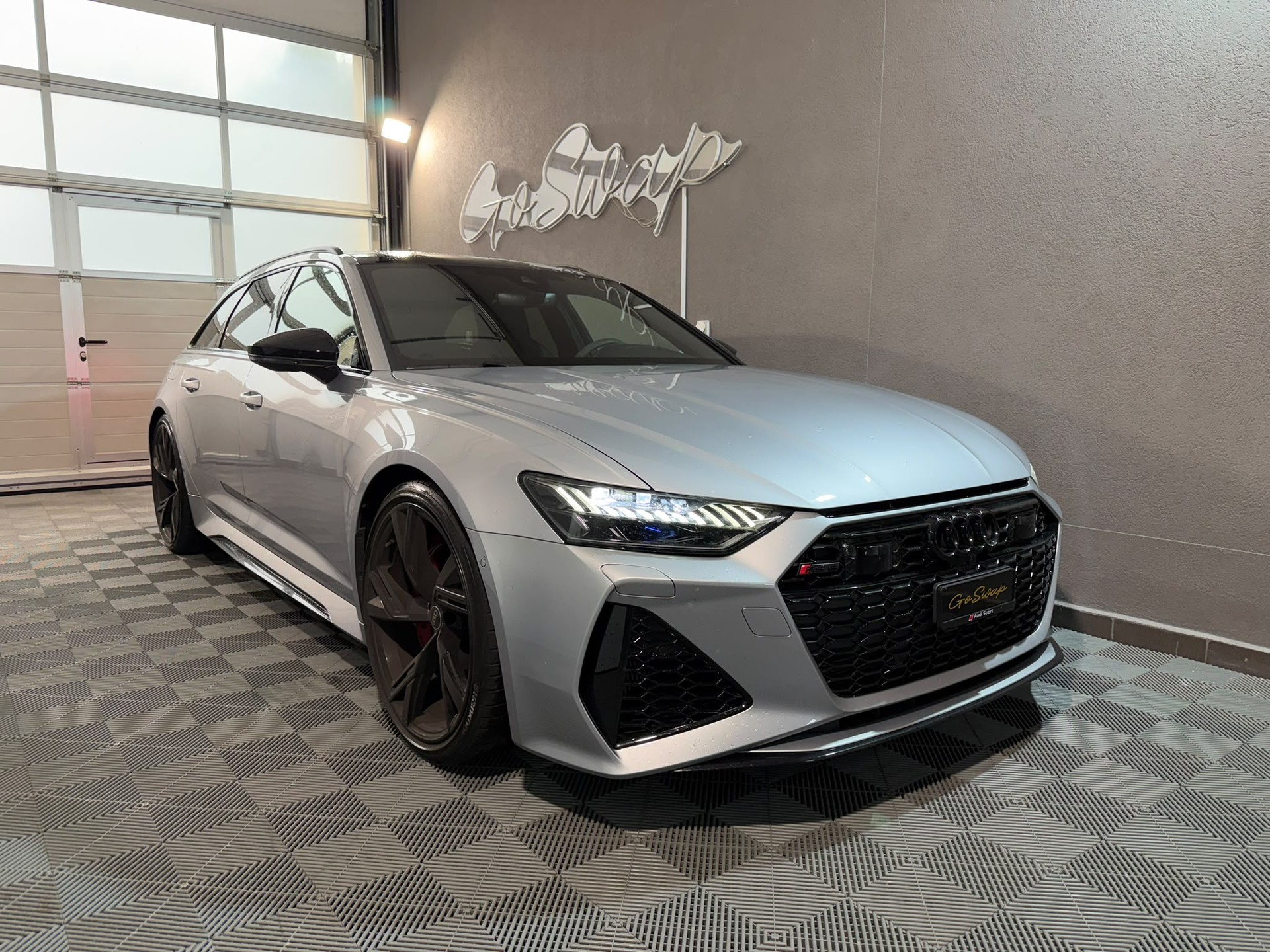AUDI RS6 Avant 4.0 TFSI V8 quattro 1ère main-image-5