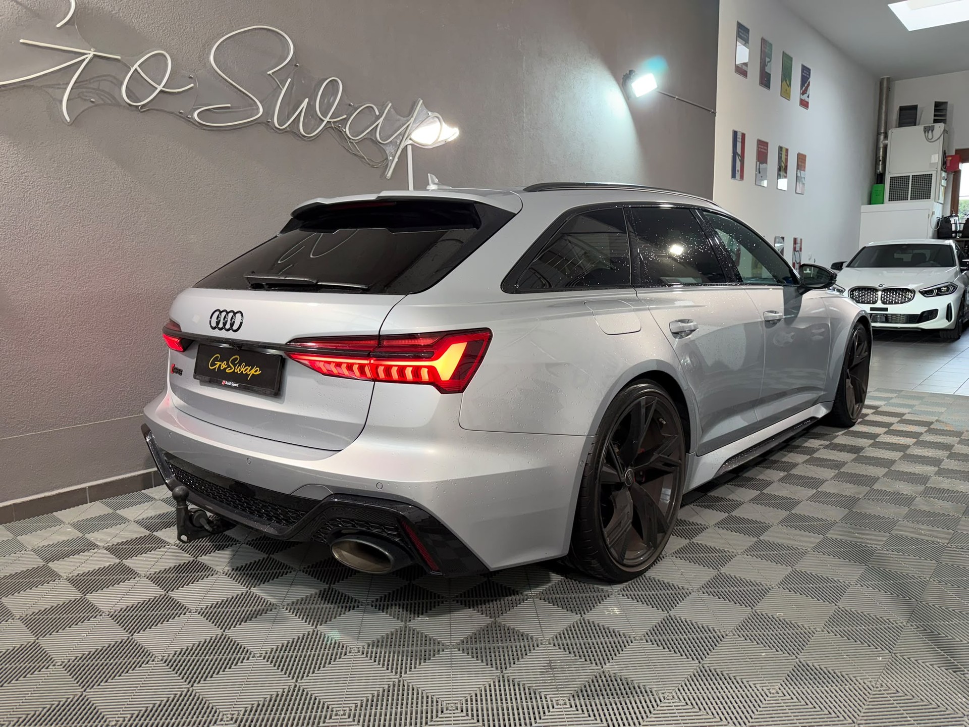 AUDI RS6 Avant 4.0 TFSI V8 quattro 1ère main-image-4
