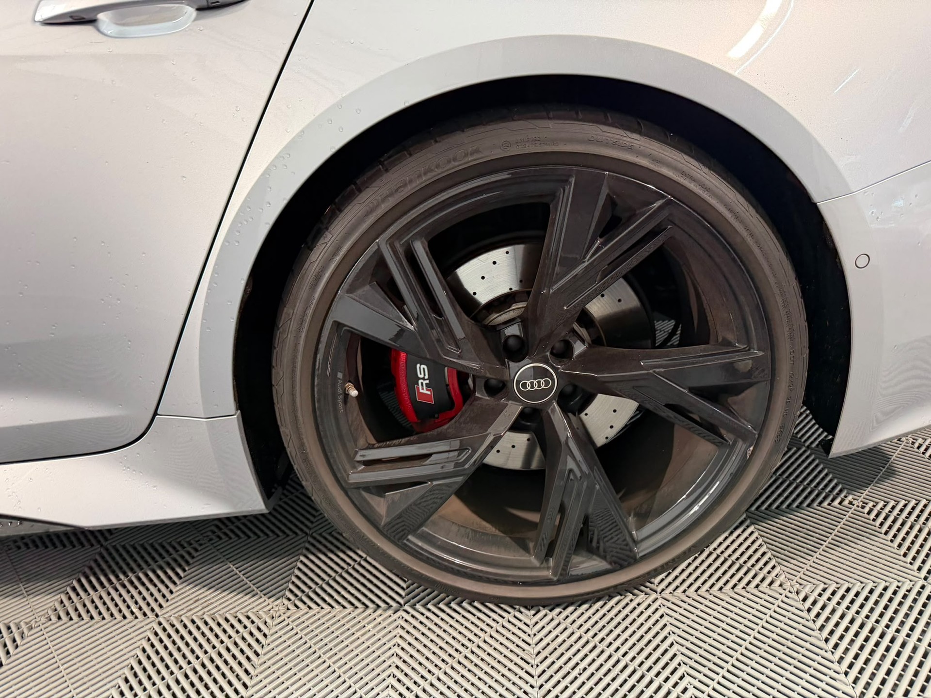 AUDI RS6 Avant 4.0 TFSI V8 quattro 1ère main-image-19