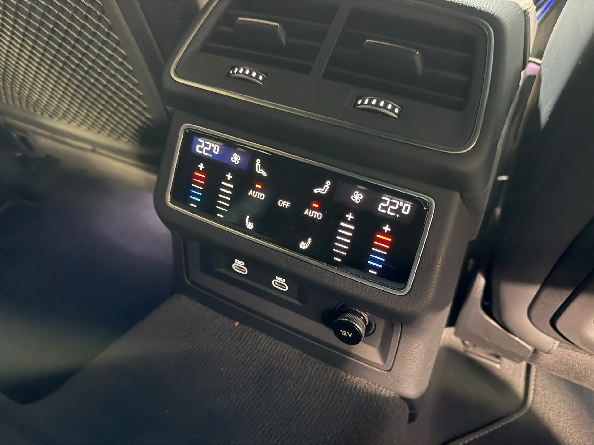 AUDI RS6 Avant 4.0 TFSI V8 quattro 1ère main-image-16