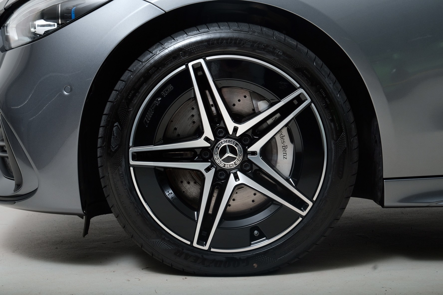 MERCEDES-BENZ C 300 de AMG Line 4matic S206-image-2