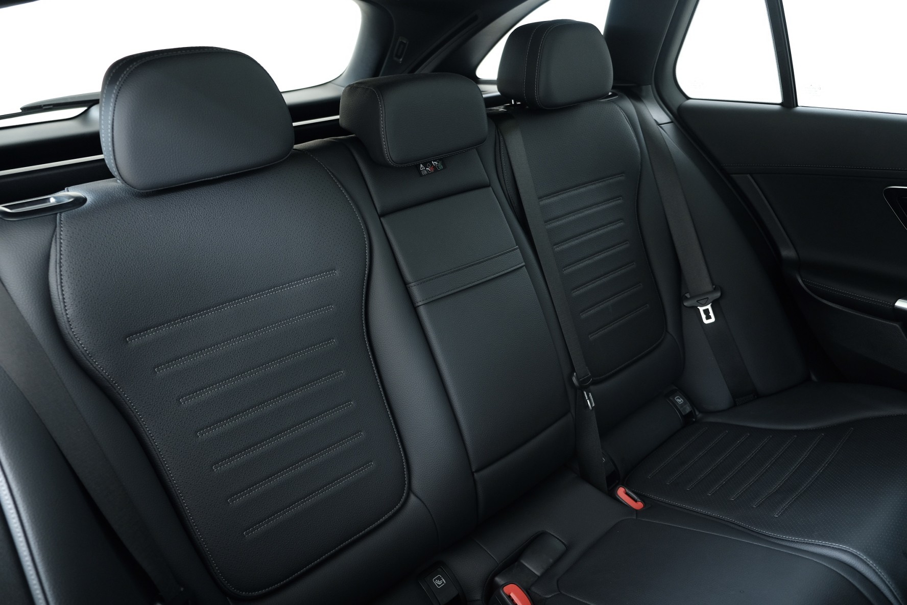 MERCEDES-BENZ C 300 de AMG Line 4matic S206-image-10