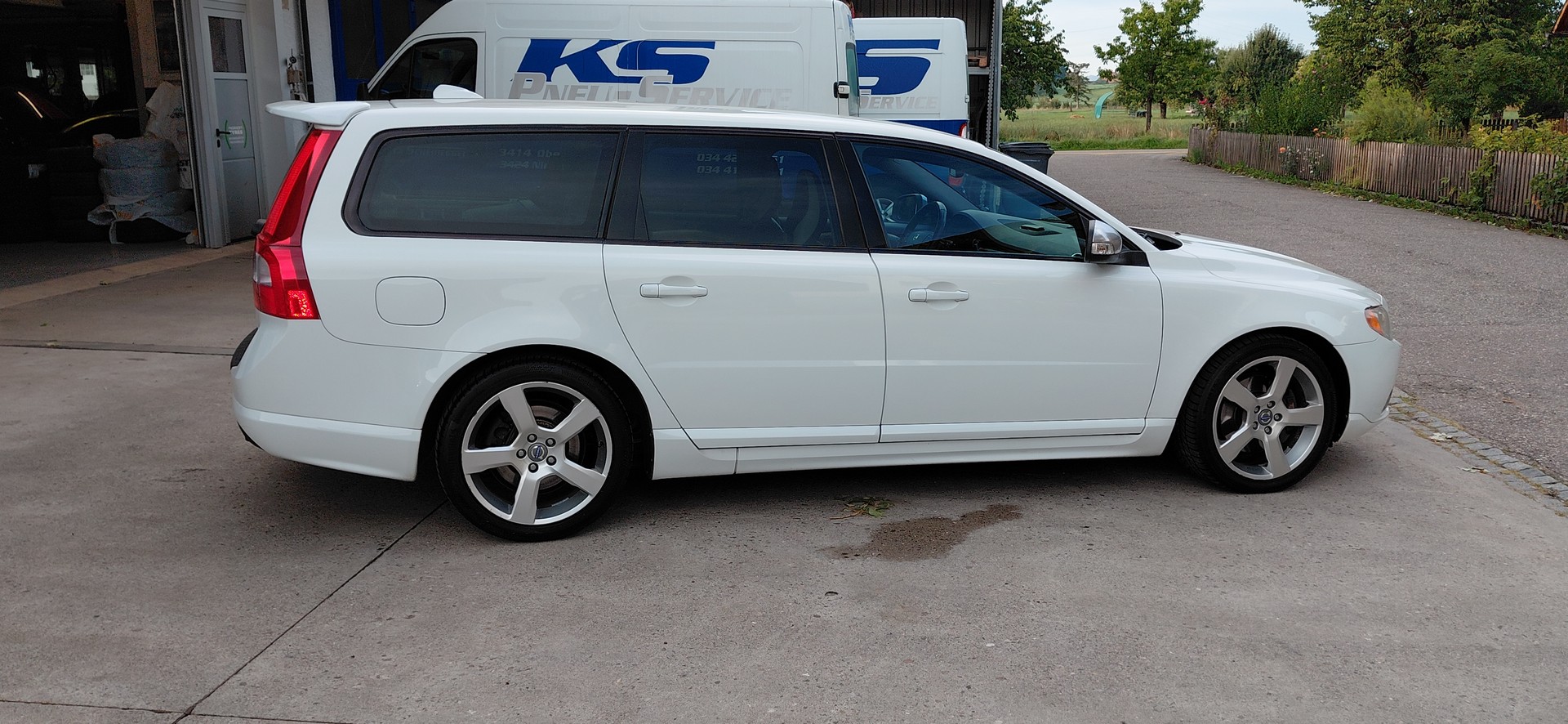 VOLVO V70 D5 Summum-image-5