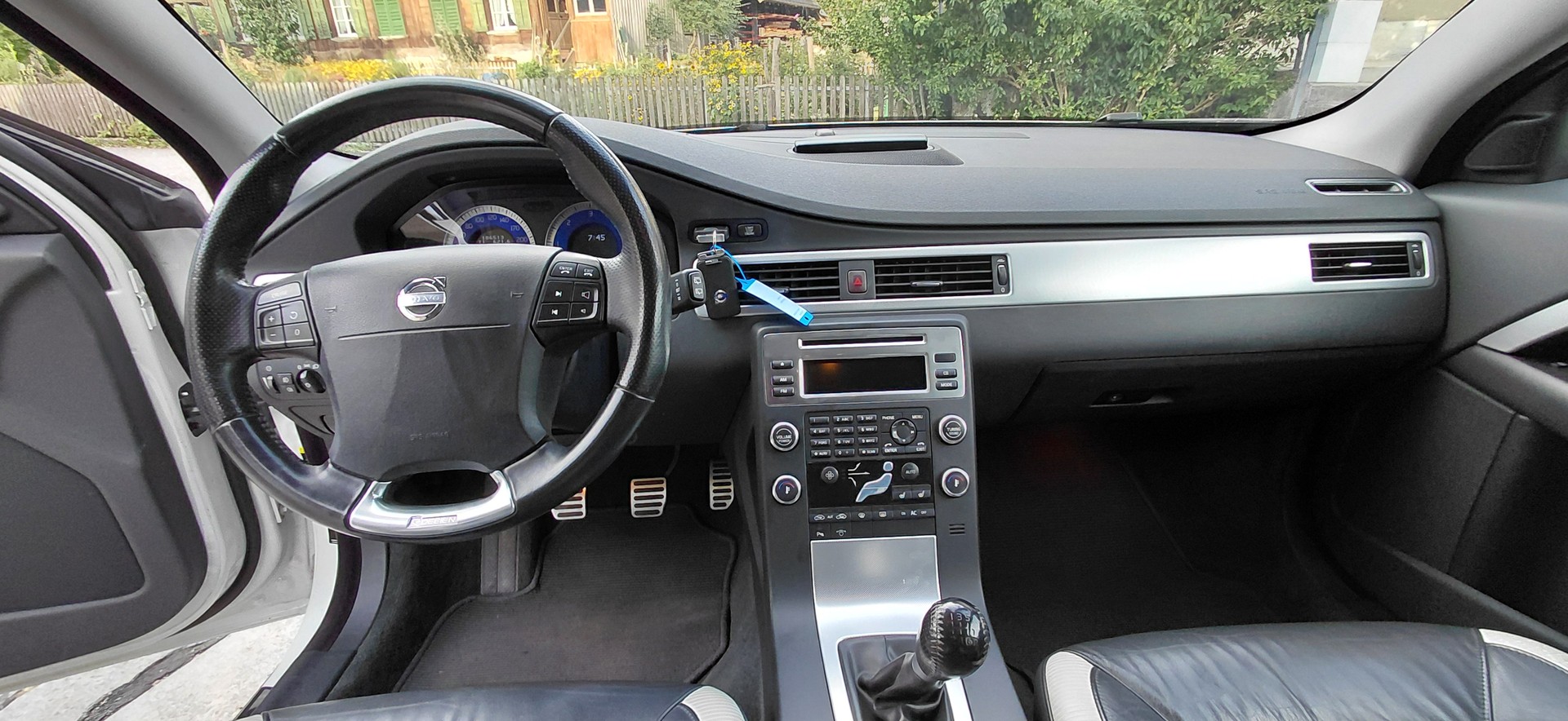 VOLVO V70 D5 Summum-image-10
