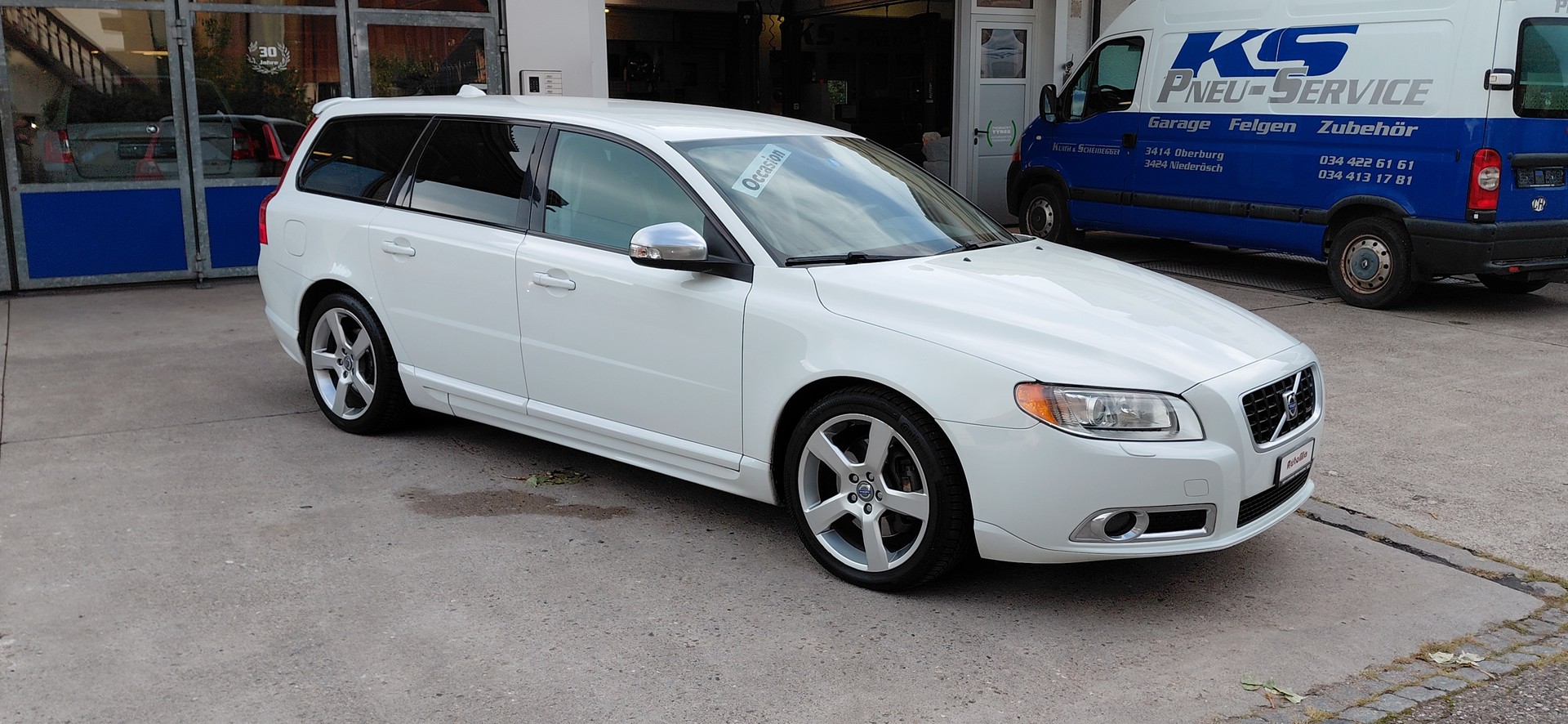 VOLVO V70 D5 Summum-image-6
