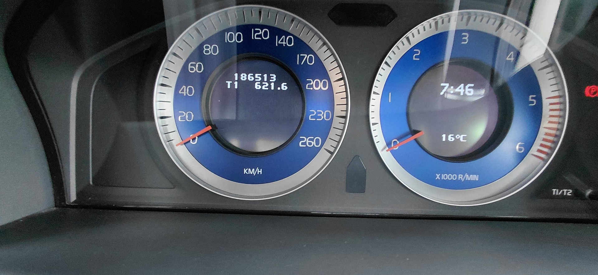 VOLVO V70 D5 Summum-image-11