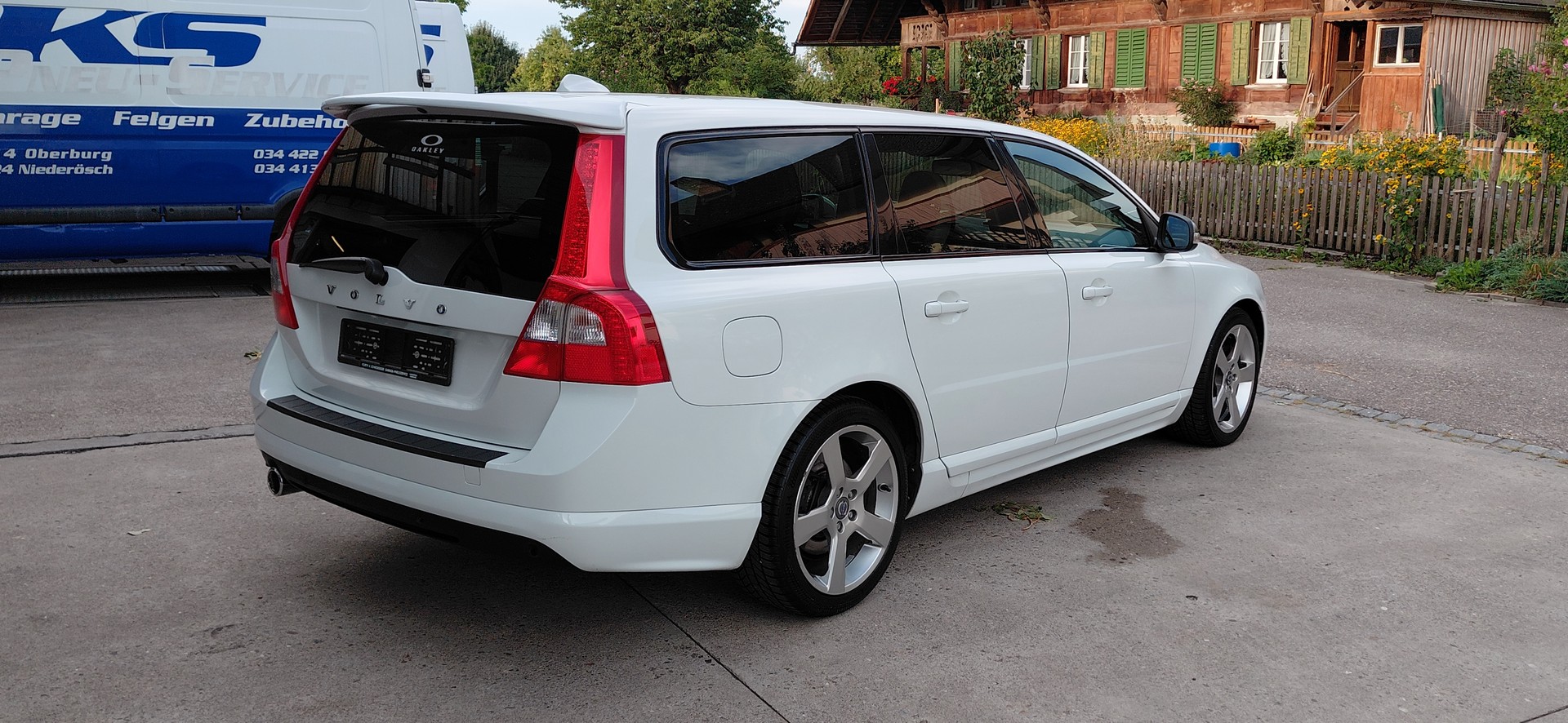 VOLVO V70 D5 Summum-image-4
