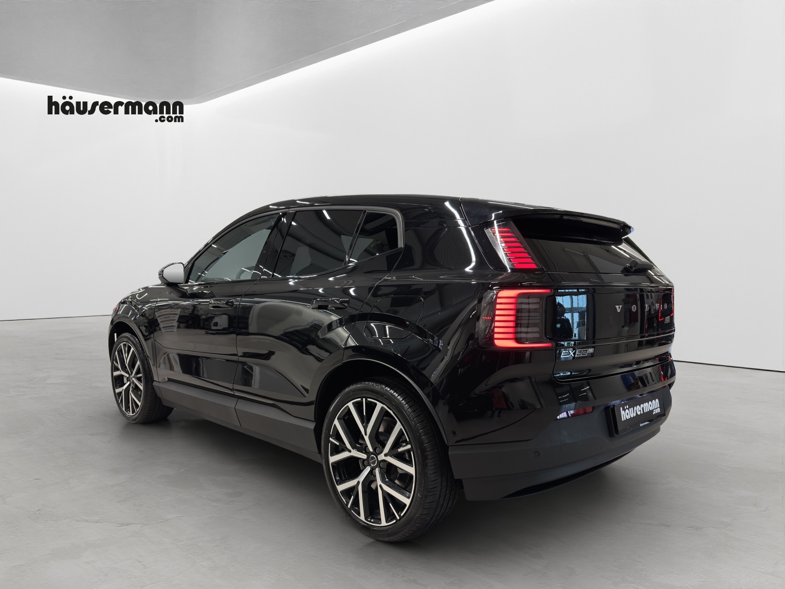 VOLVO EX30 P8 Ultra AWD-showroom-element-2