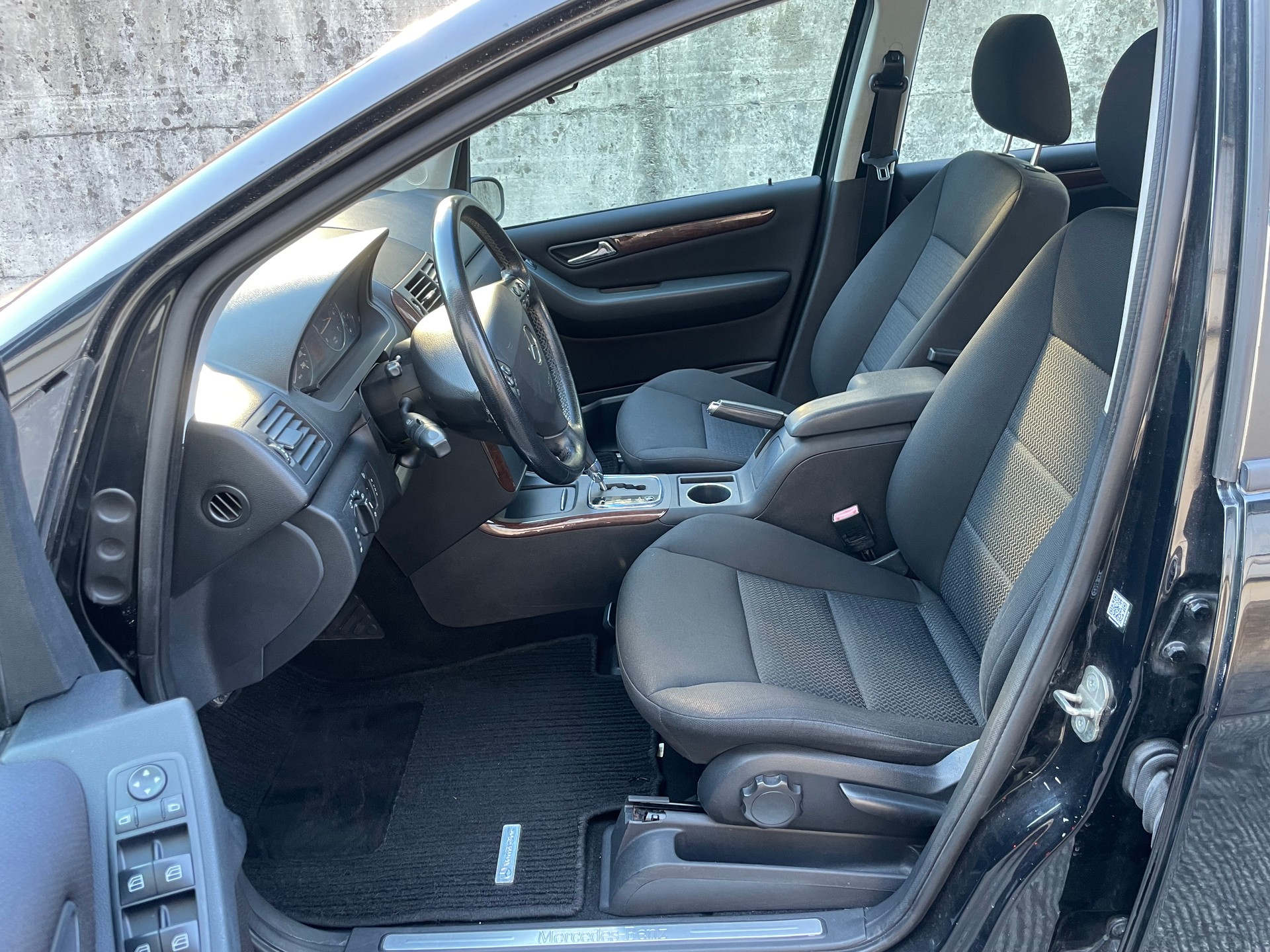 MERCEDES-BENZ A 200 Elégance * MFK 09.2026, neue Bremsen und Reifen *-image-11
