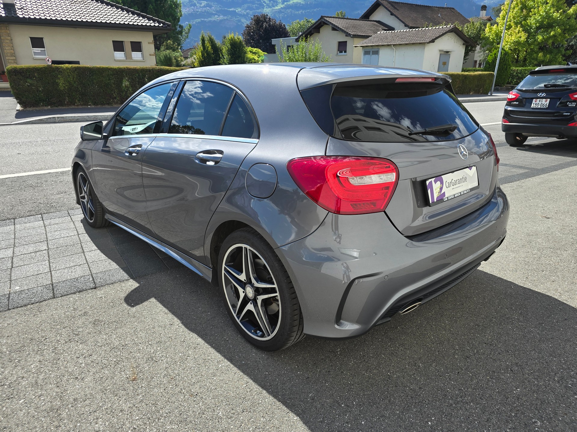 MERCEDES-BENZ A 250 AMG Line 4Matic 7G-DCT-image-3