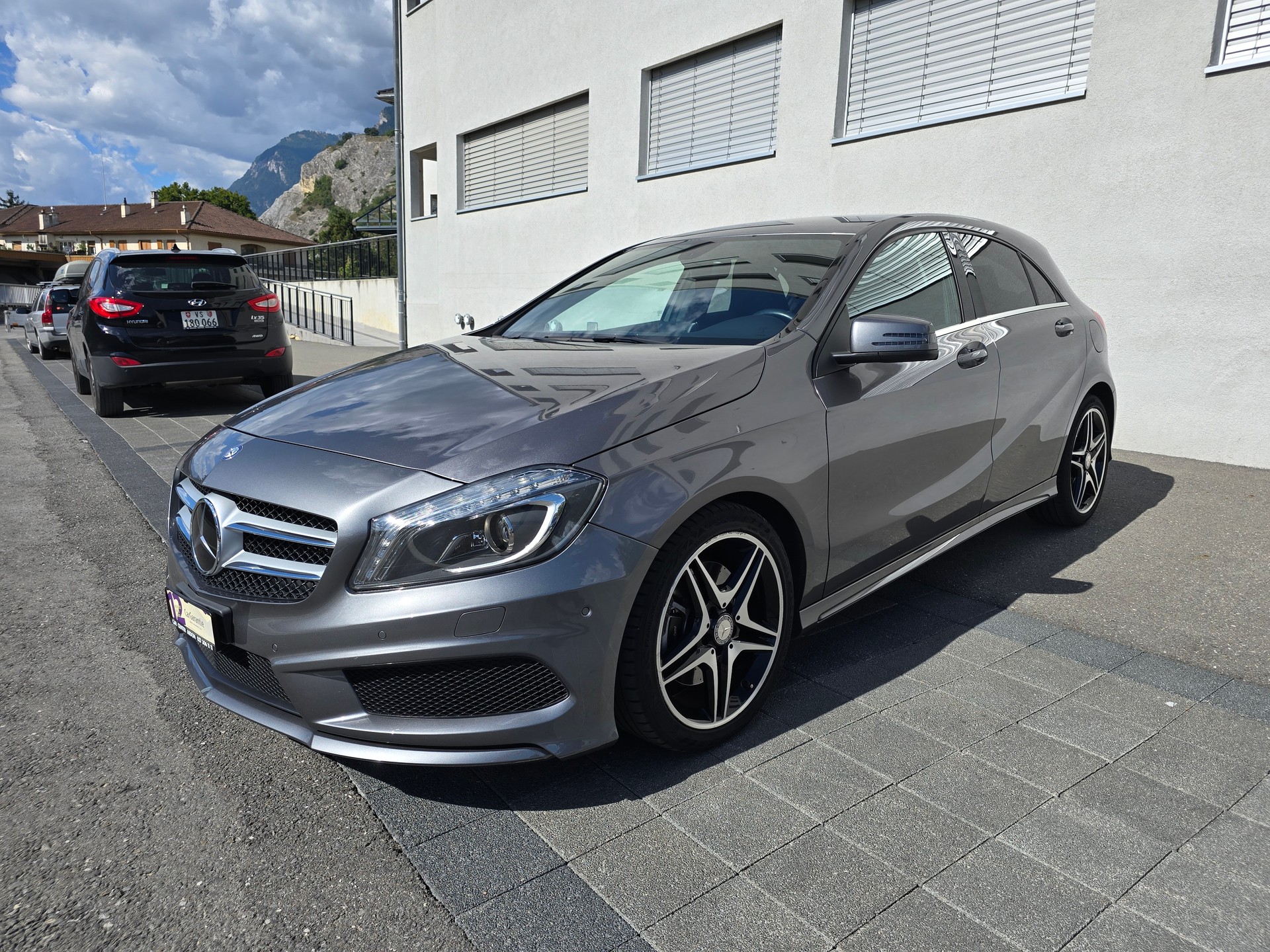 MERCEDES-BENZ A 250 AMG Line 4Matic 7G-DCT-image-1