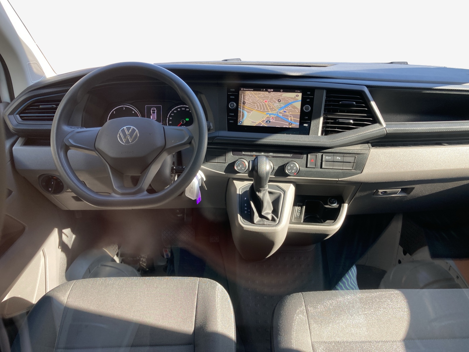 VW T6.1 2.0 TDI DSG-image-8
