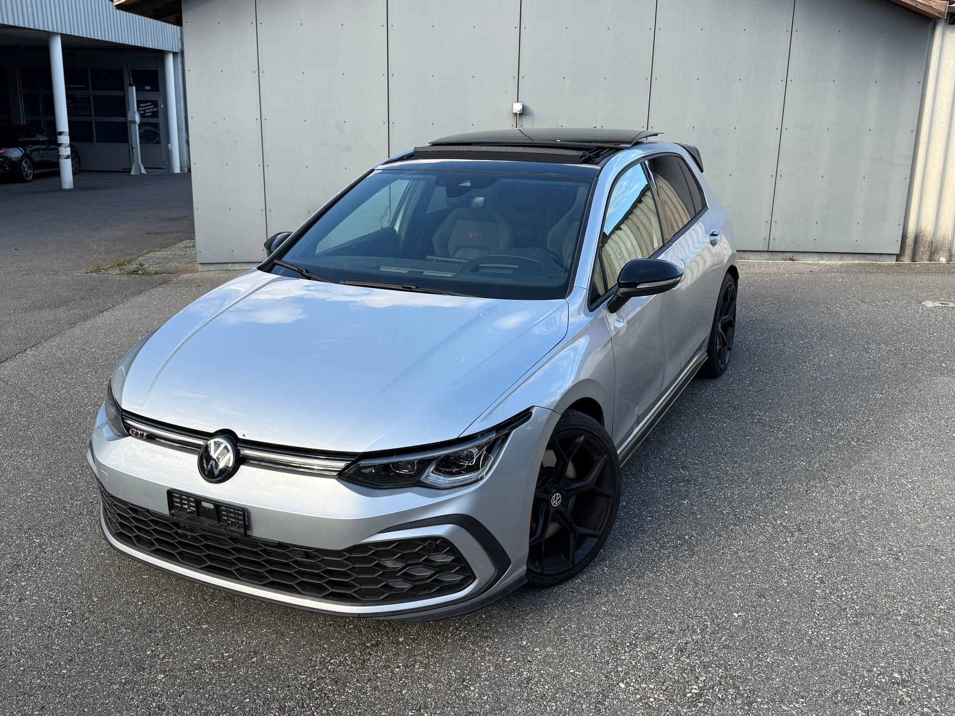 VW Golf 2.0 TSI GTI DSG-image-1
