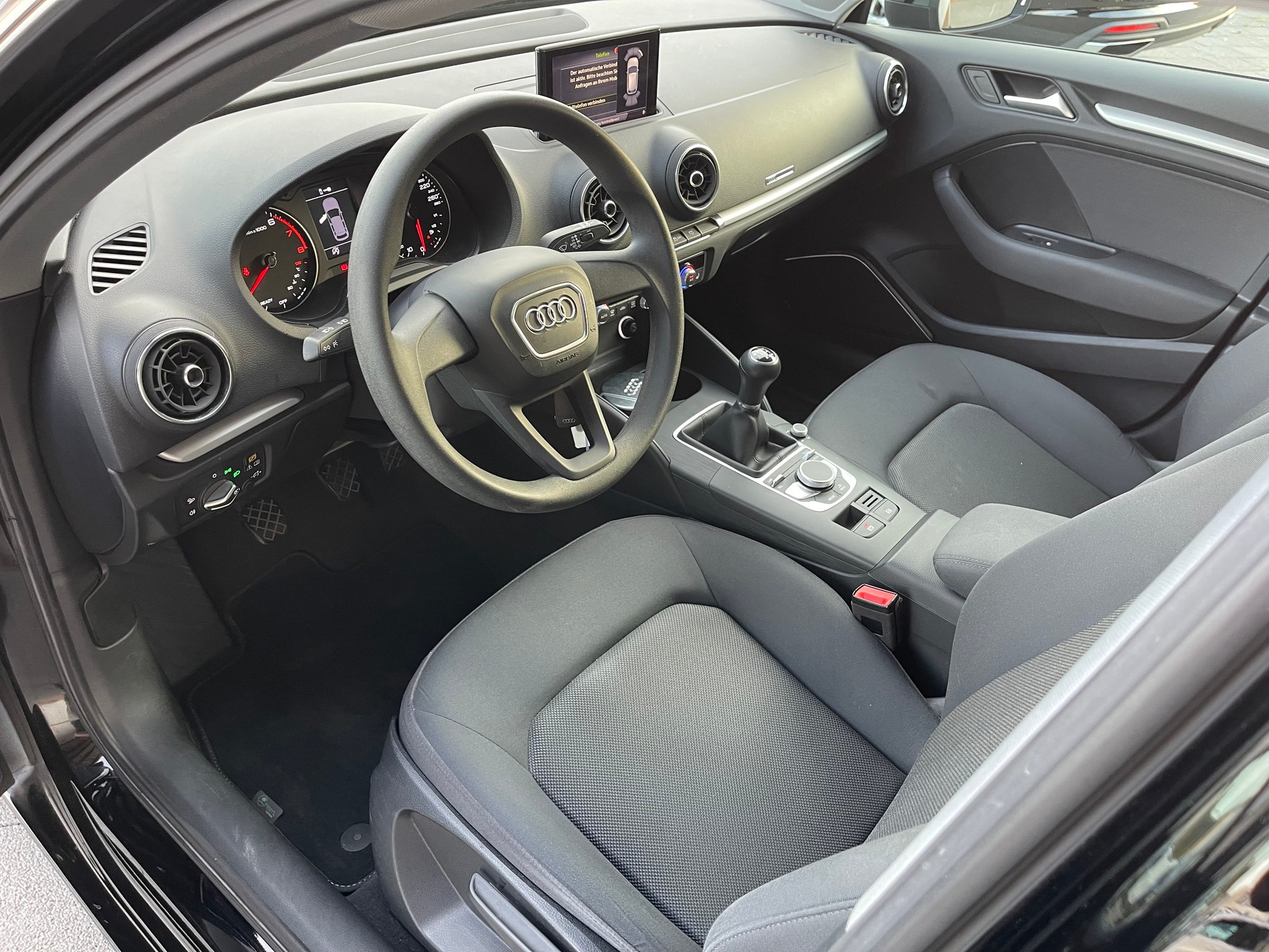 AUDI A3 Sportback 1.5 TFSI Sport-image-11