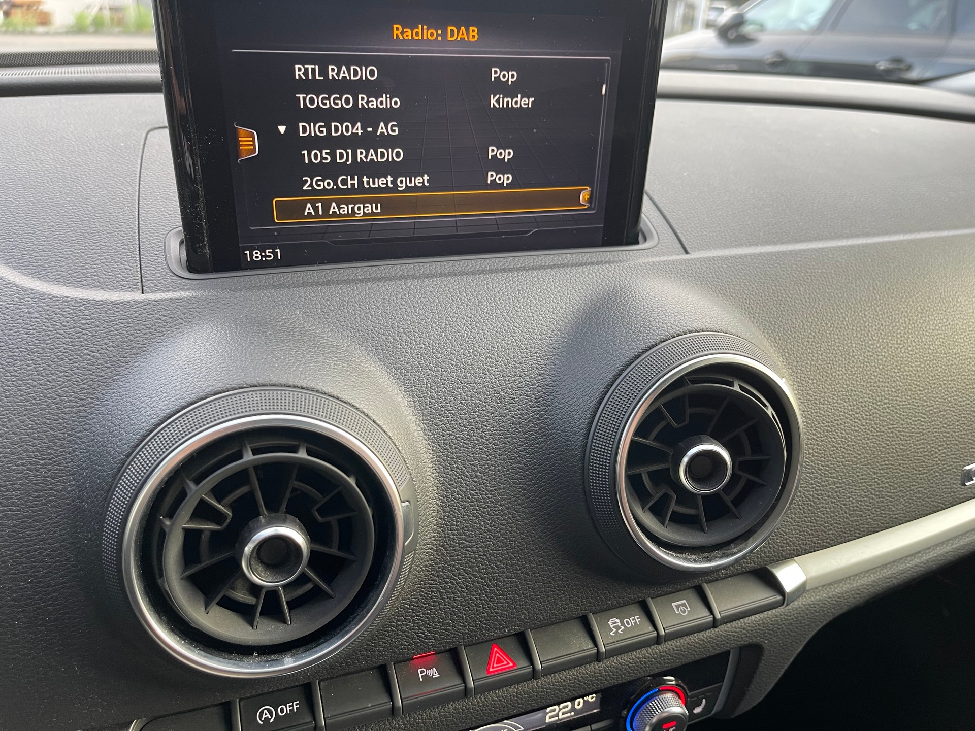 AUDI A3 Sportback 1.5 TFSI Sport-image-14