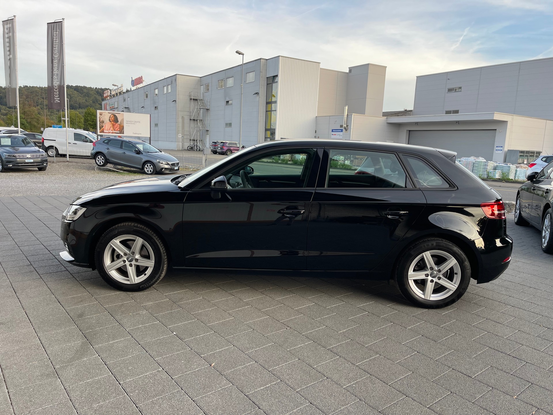AUDI A3 Sportback 1.5 TFSI Sport-image-8