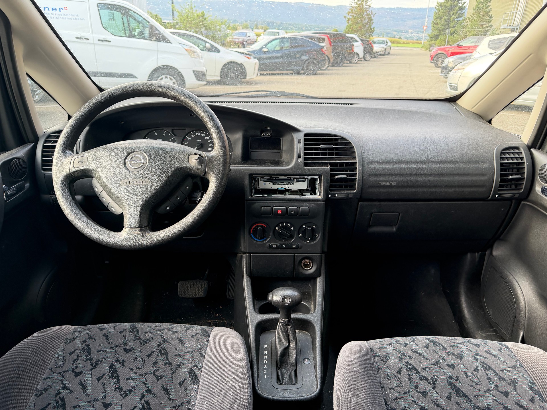 OPEL Zafira 1.8i 16V Comfort-image-8