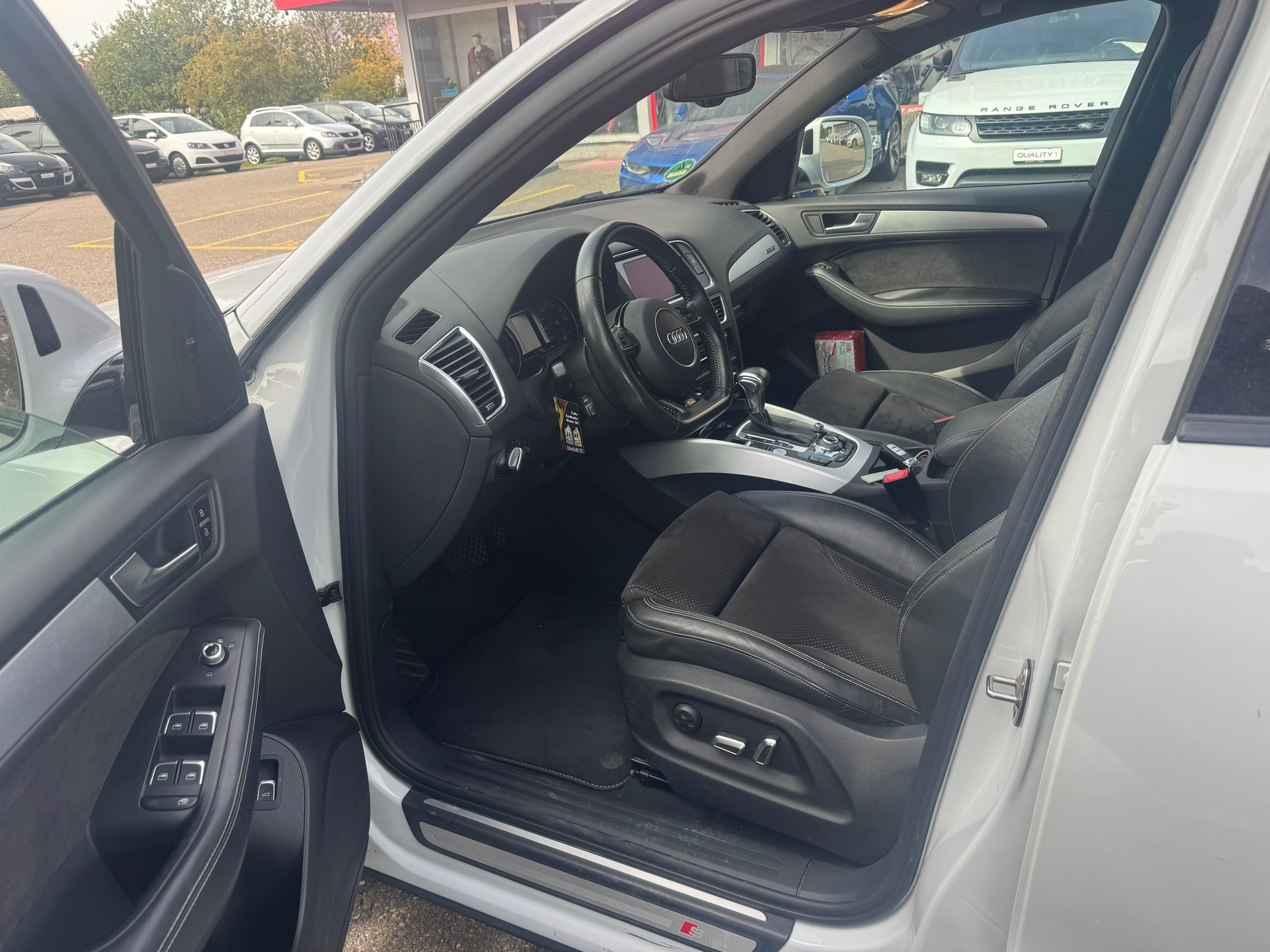 AUDI Q5 2.0 TFSI quattro tiptronic-image-6