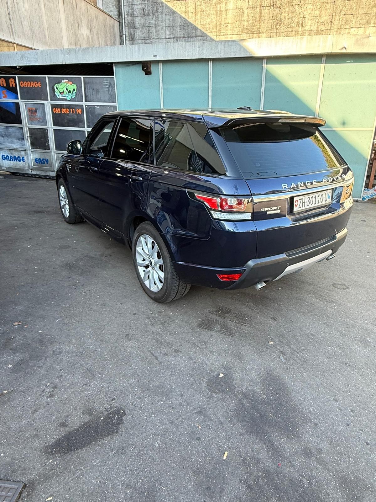 LAND ROVER 4.4 SDV8 Autobiography-image-2