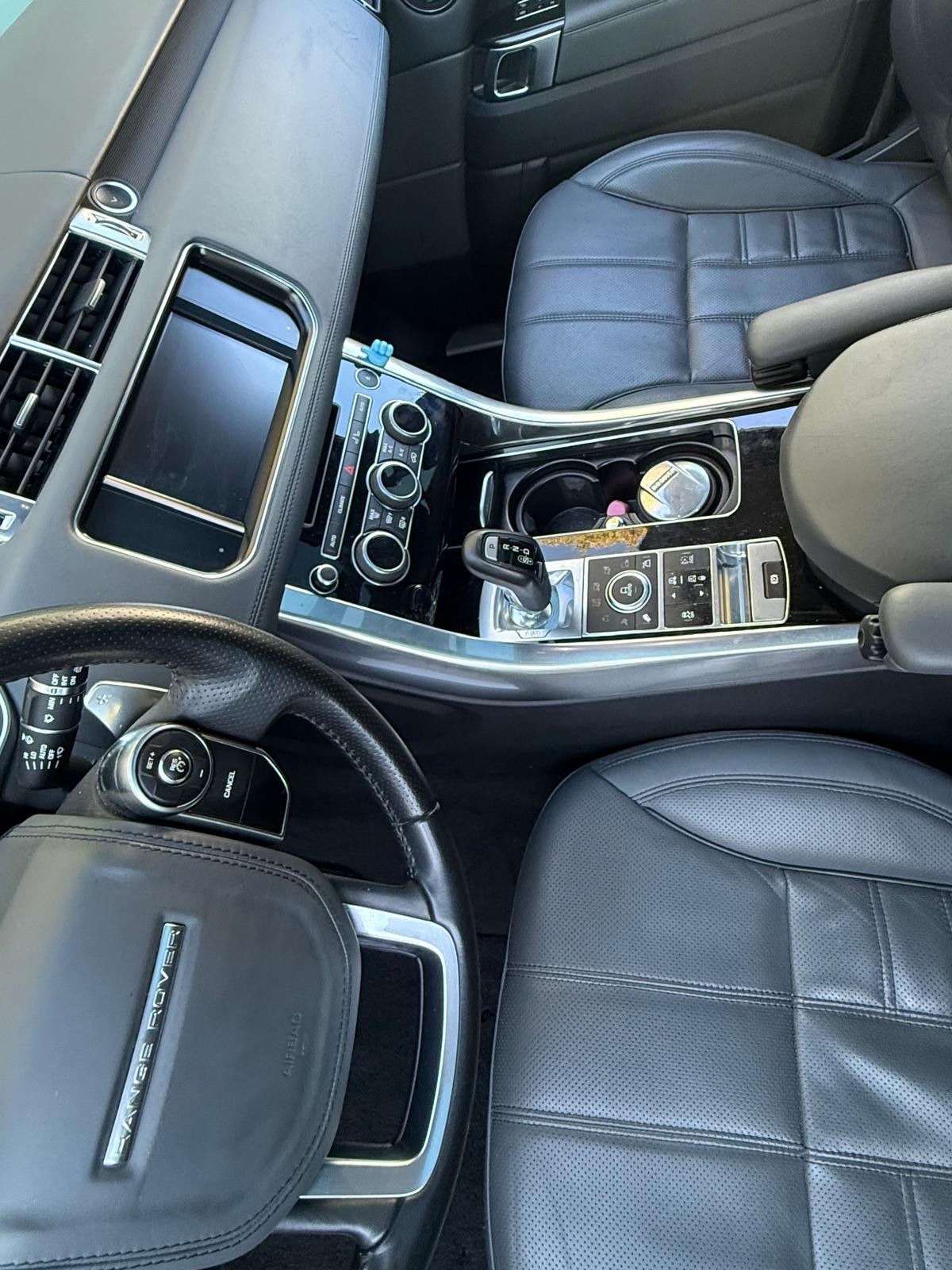 LAND ROVER 4.4 SDV8 Autobiography-image-4