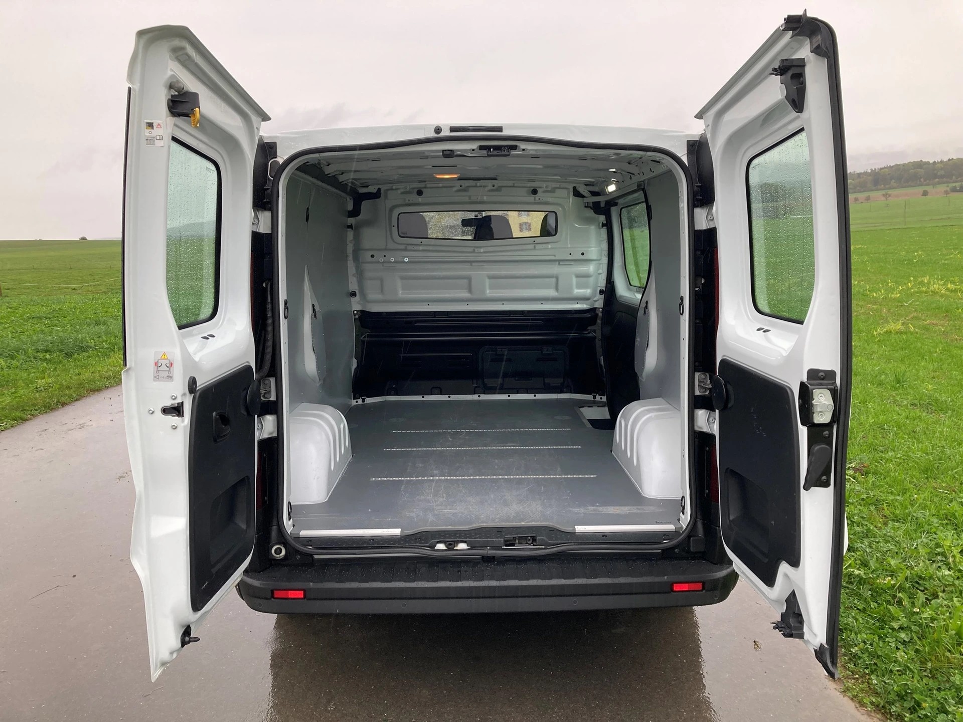 RENAULT Trafic 1.6 ENERGY TwinT. dCi125 2.9t Busin. L1H1 **Nutzlast 1'160 KG**-image-5