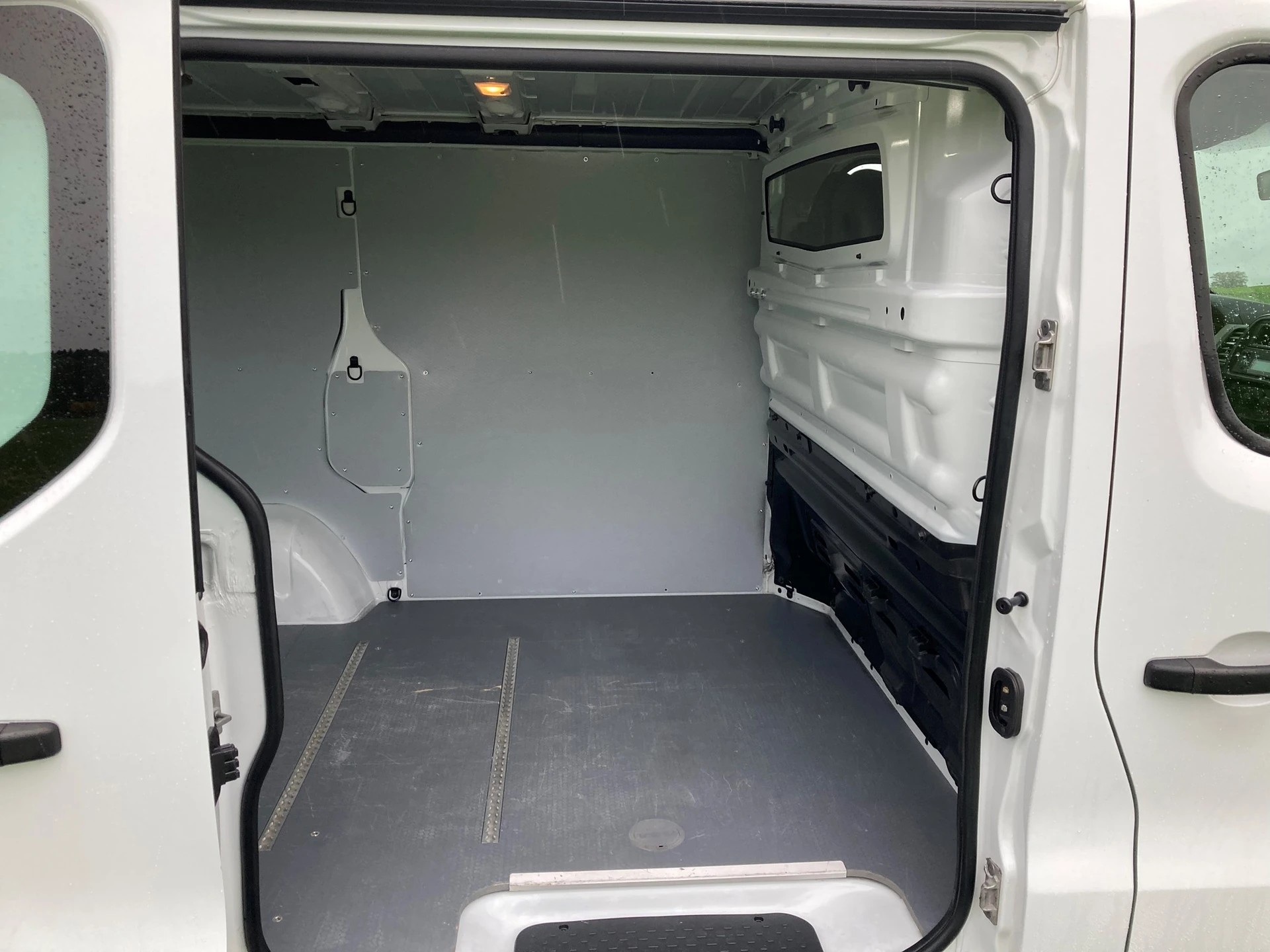 RENAULT Trafic 1.6 ENERGY TwinT. dCi125 2.9t Busin. L1H1 **Nutzlast 1'160 KG**-image-6
