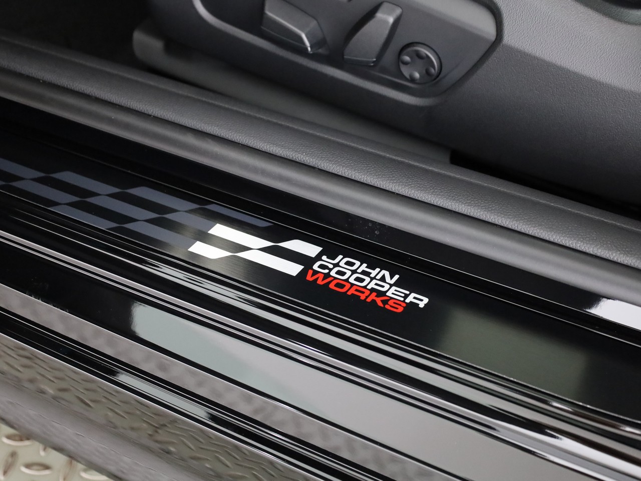 MINI Cooper John Cooper Works DKG-image-40