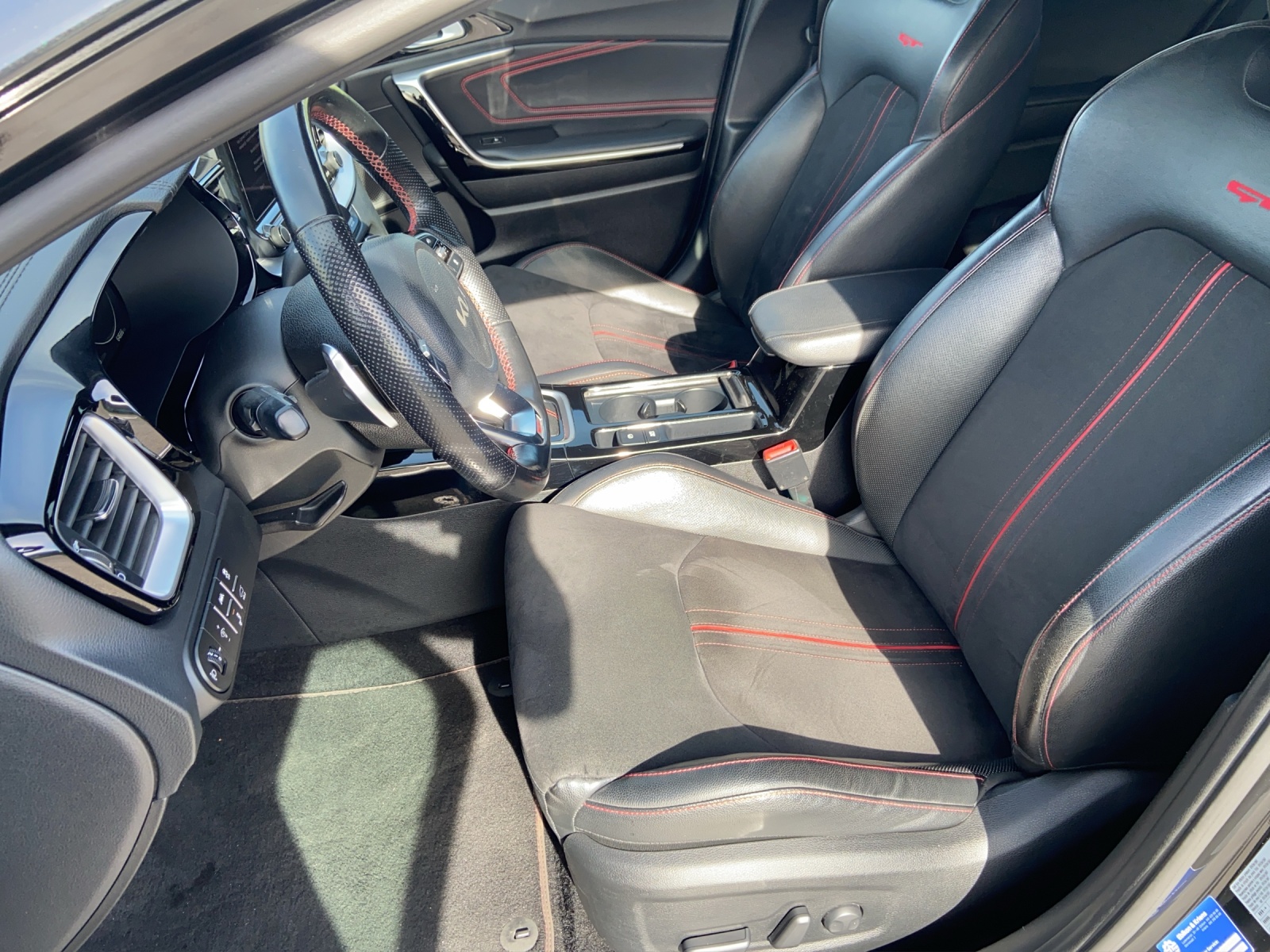 KIA ProCeed 1.6 T-GDi GT DCT-image-8
