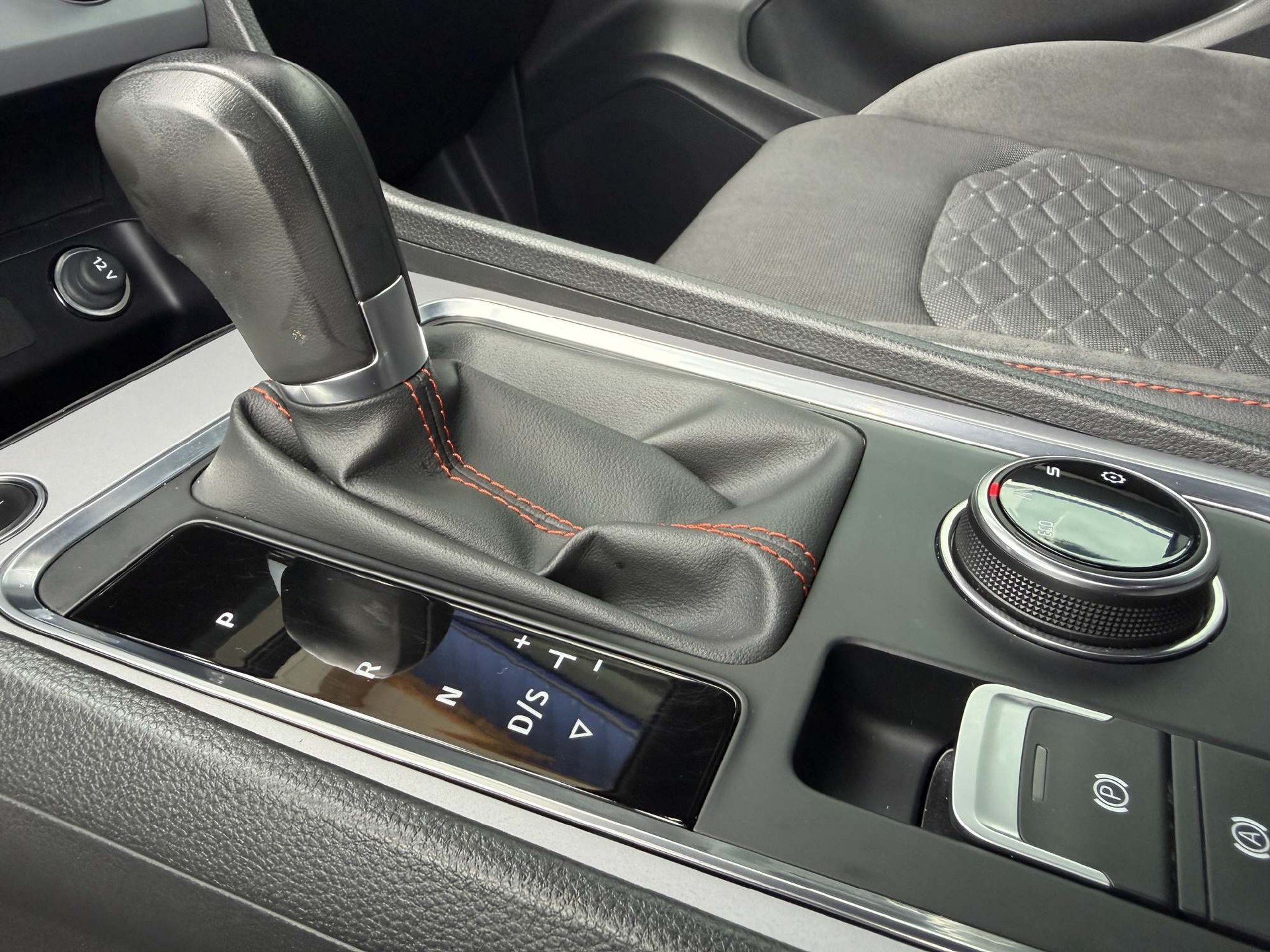 SEAT Ateca 1.5 TSI FR DSG *Anhängekupplung*-image-13
