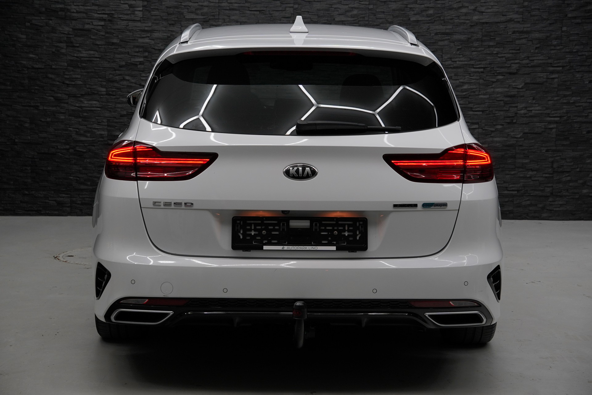 KIA Ceed Sportswagon 1.6 GDi Plug-in Hybrid Style DCT-image-4