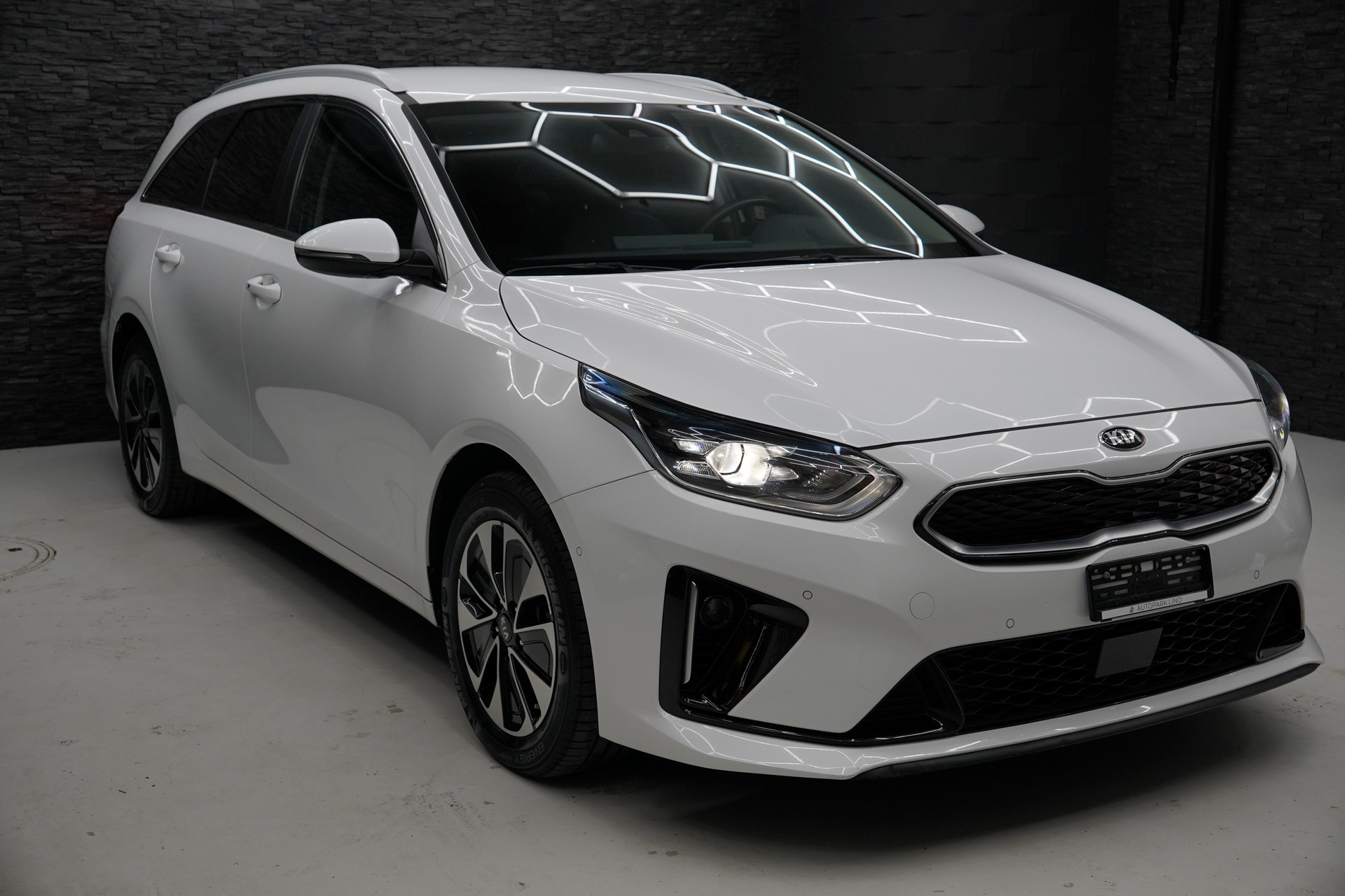 KIA Ceed Sportswagon 1.6 GDi Plug-in Hybrid Style DCT-image-0