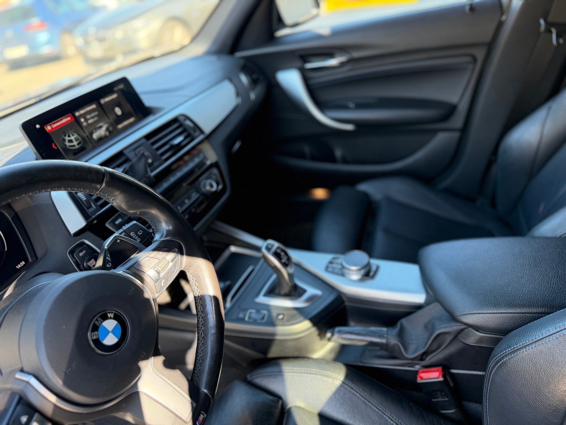 BMW 120d xDrive M Sport Steptronic-image-15