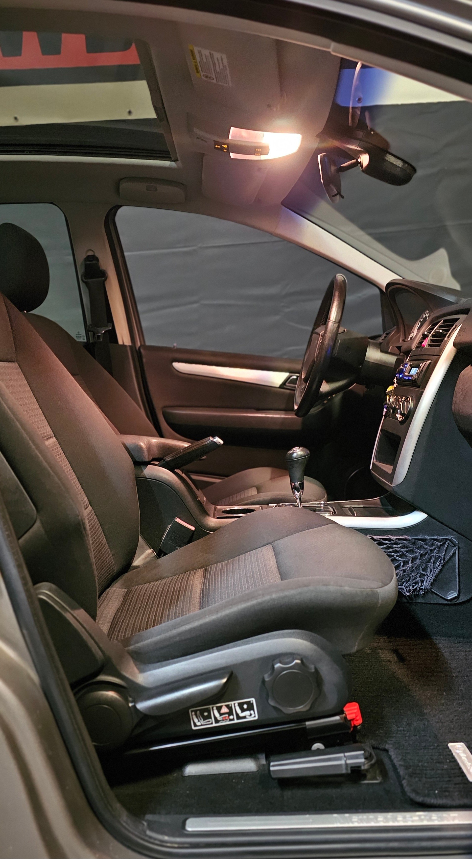 MERCEDES-BENZ B 170-image-14