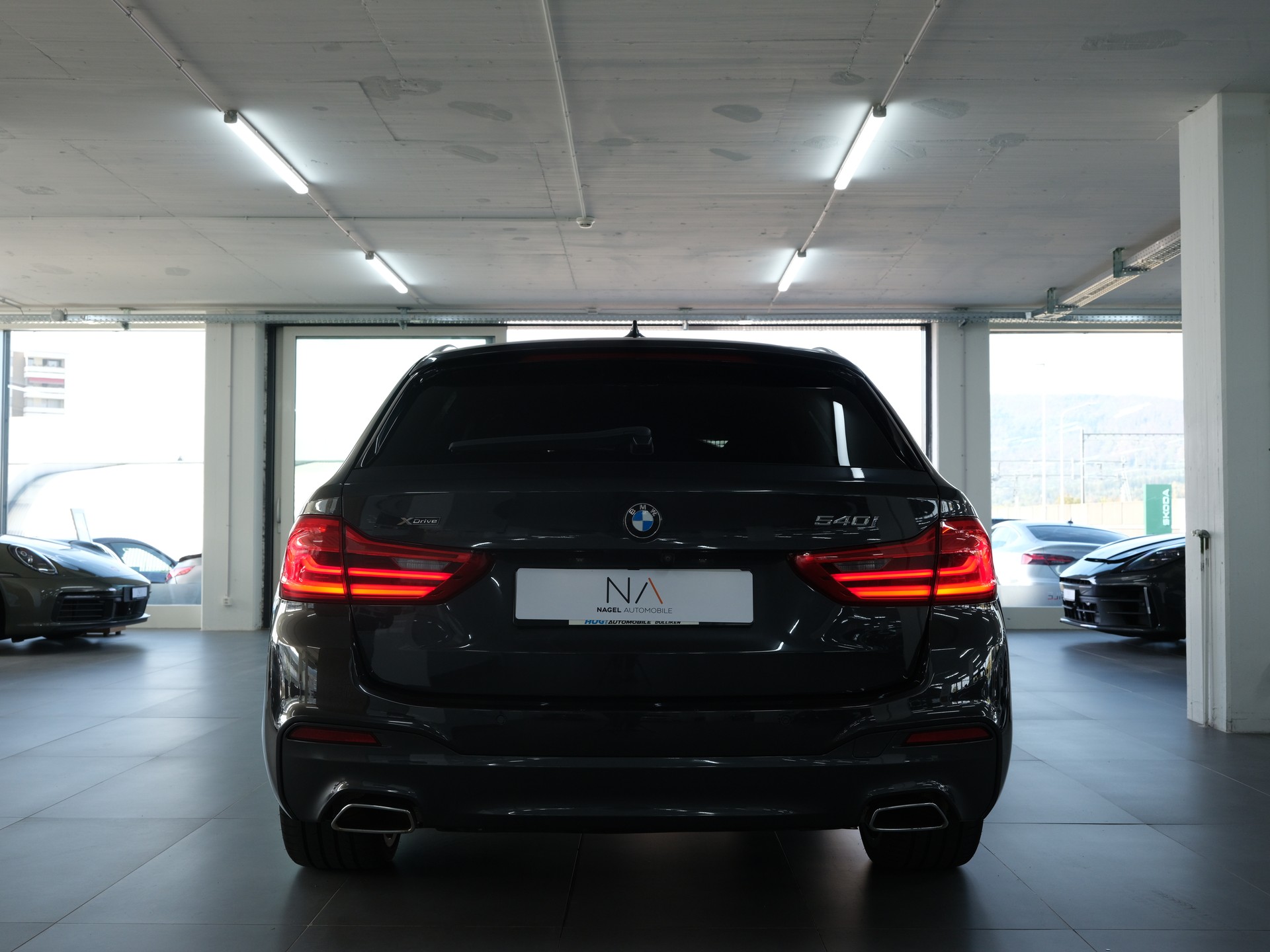 BMW 540i xDrive Touring Sport Line Steptronic *Rückfahrkamera* *Leder*-image-2