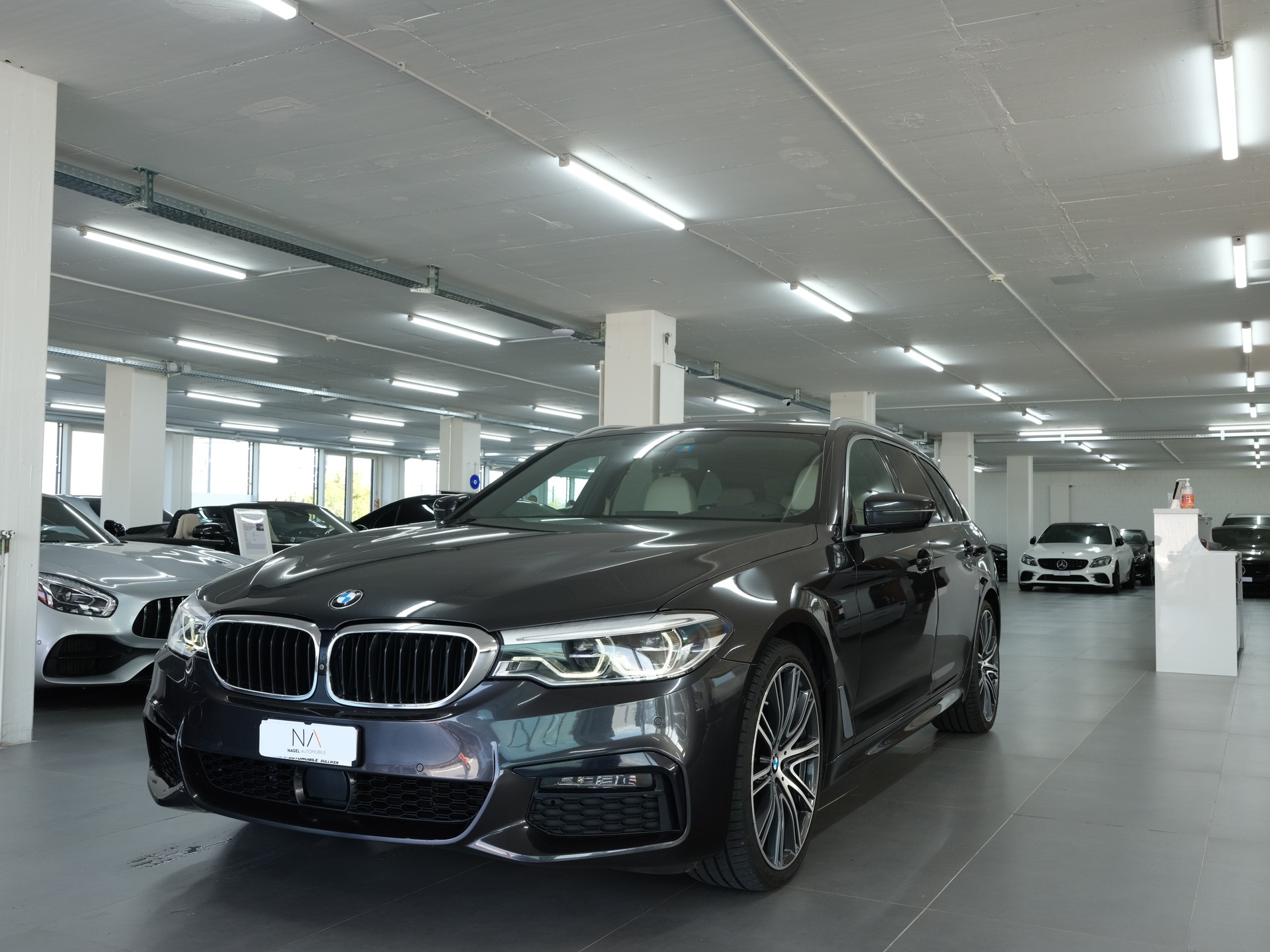 BMW 540i xDrive Touring Sport Line Steptronic *Rückfahrkamera* *Leder*-image-4