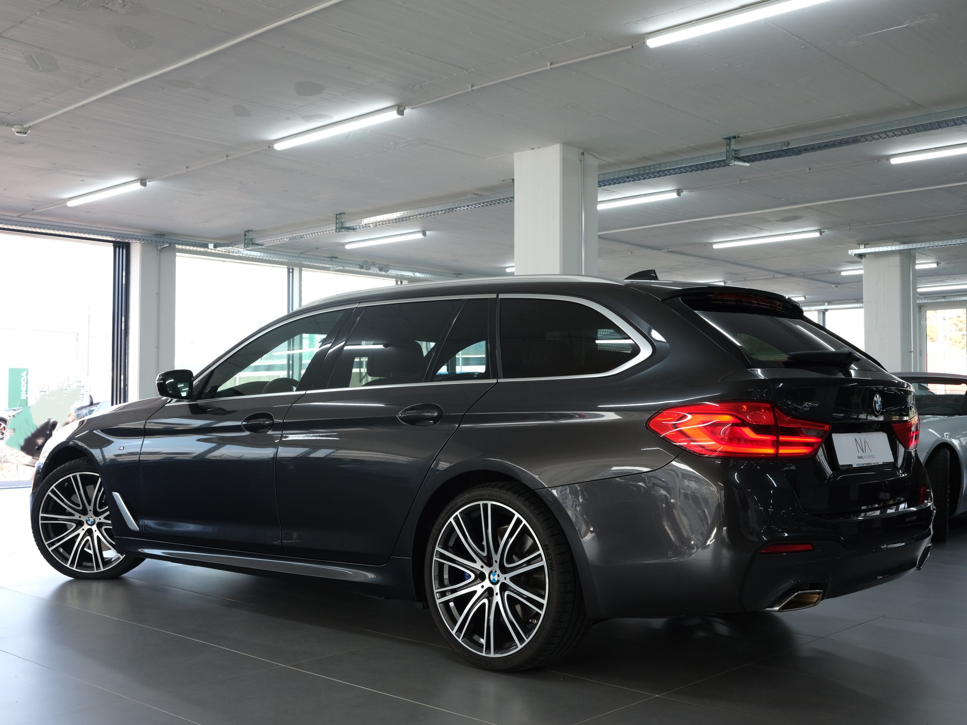 BMW 540i xDrive Touring Sport Line Steptronic *Rückfahrkamera* *Leder*-image-3