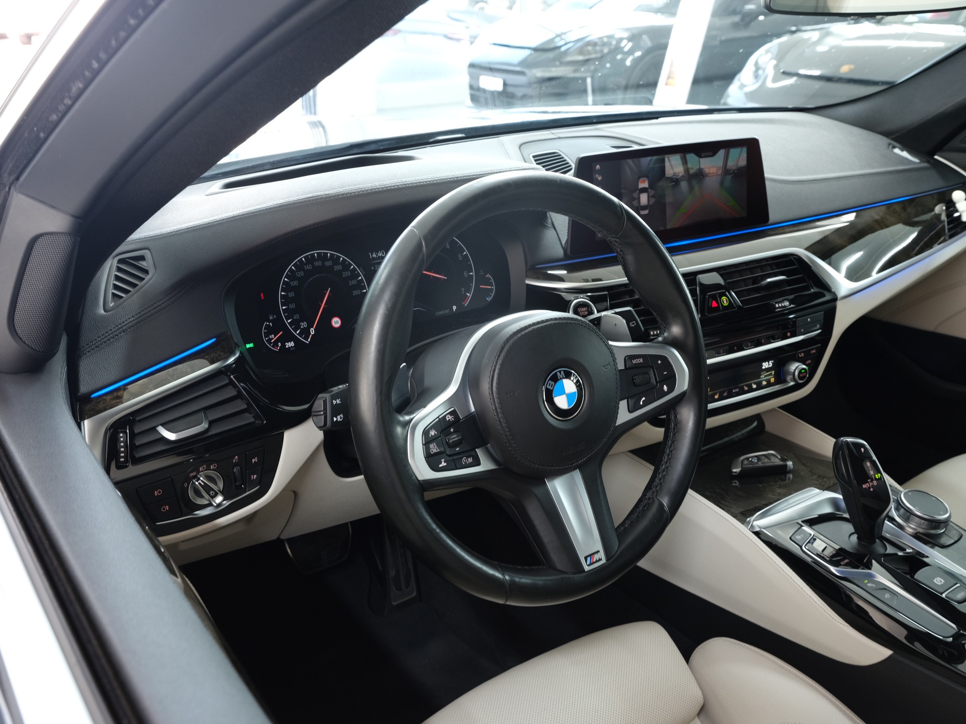 BMW 540i xDrive Touring Sport Line Steptronic *Rückfahrkamera* *Leder*-image-15