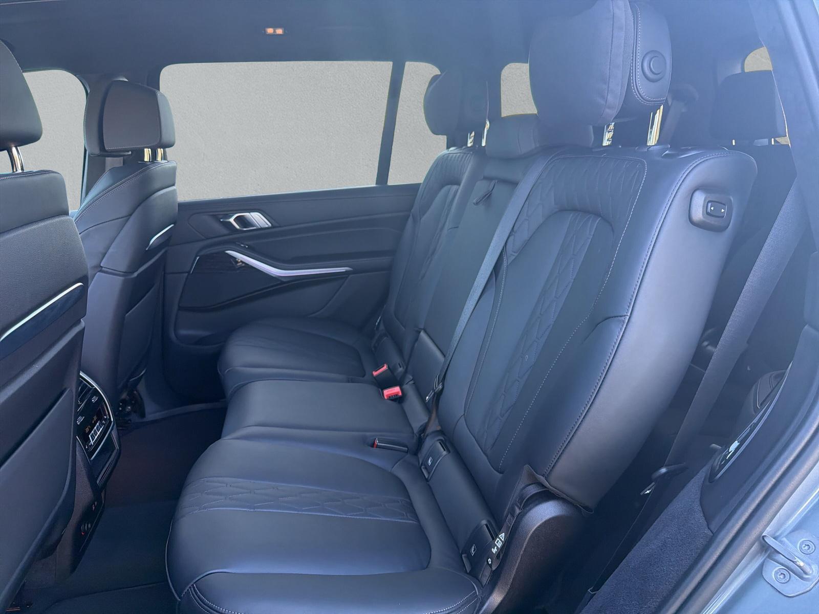 BMW X7 40d M Sport xDrive G07 (CH) AHK ** 7 Places ** 📍-image-15